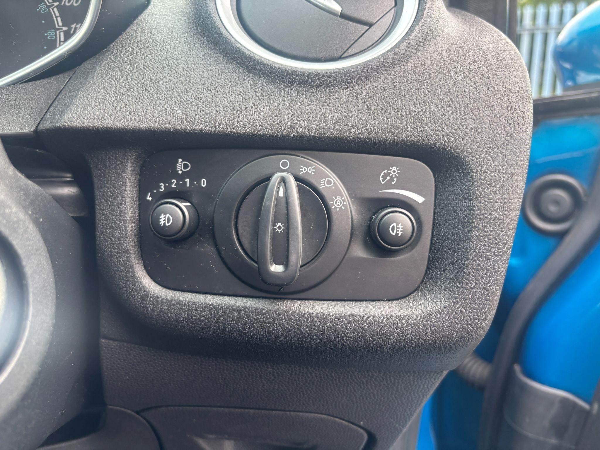 Ford Fiesta Image 14
