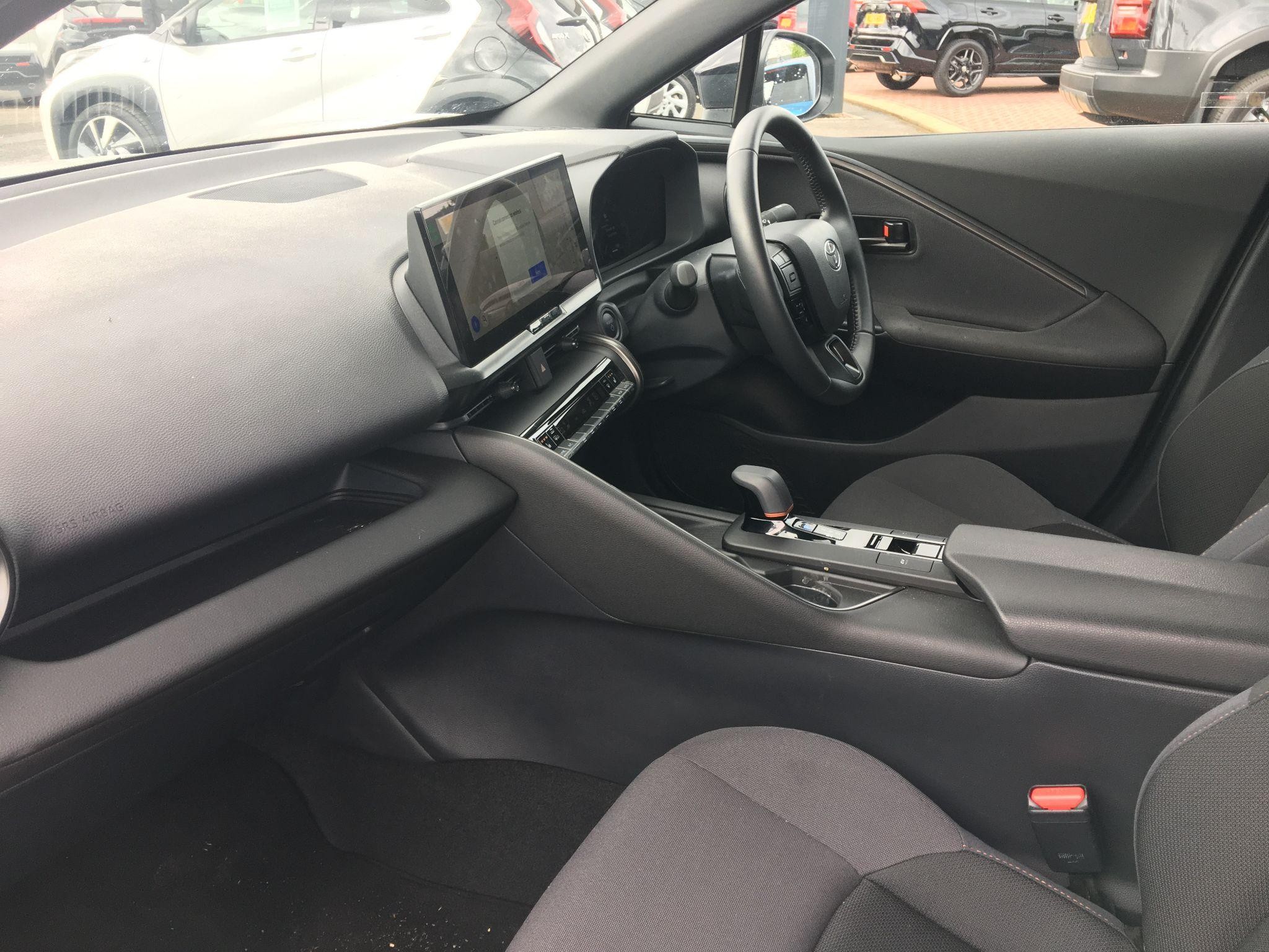 Toyota C-HR Image 15