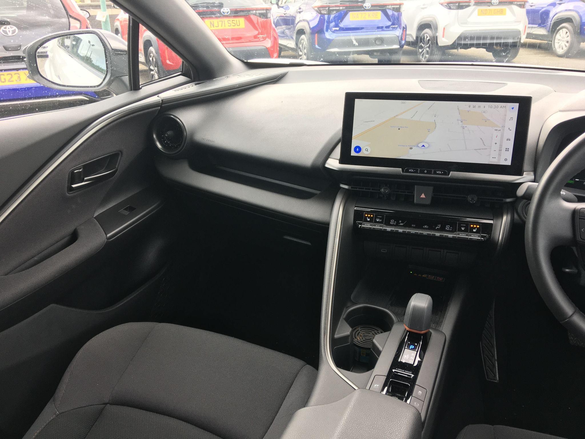 Toyota C-HR Image 16