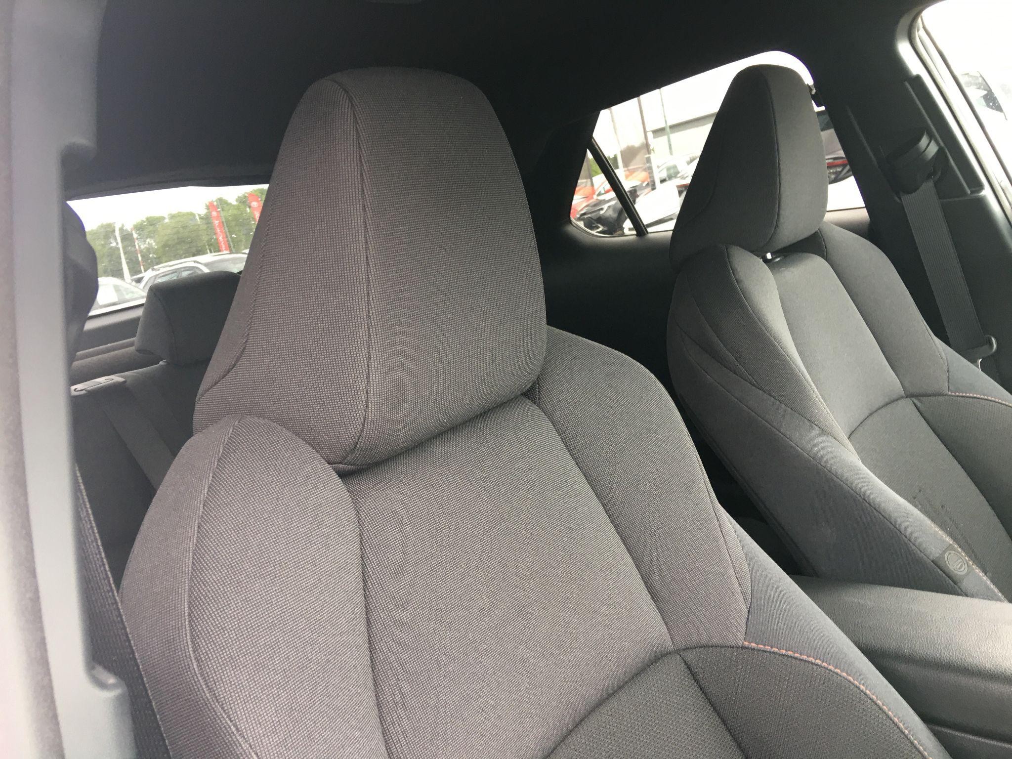 Toyota C-HR Image 38