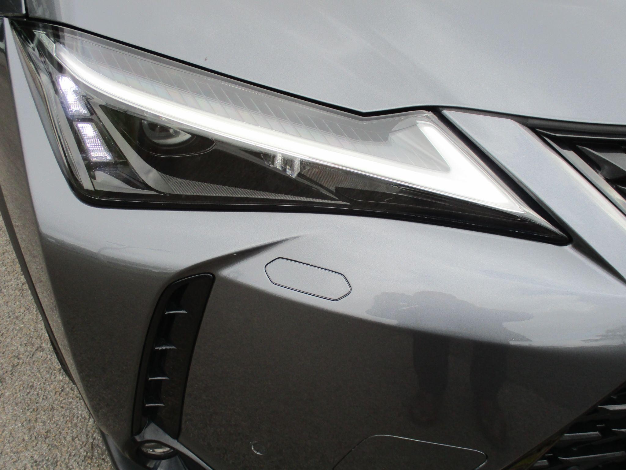 Lexus UX Self-Charging Hybrid Image 13