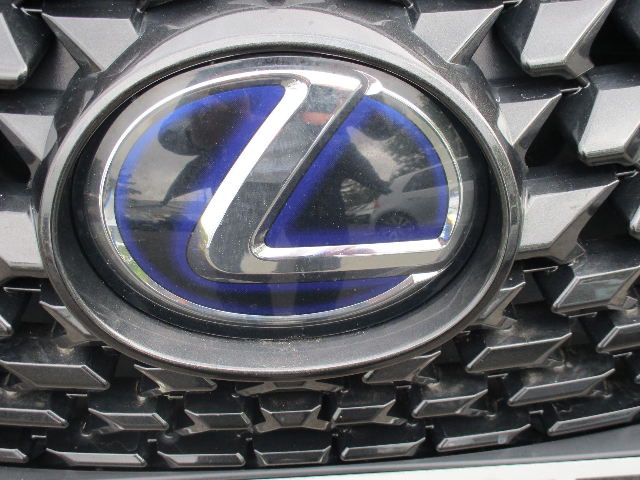 Lexus UX Self-Charging Hybrid Image 15