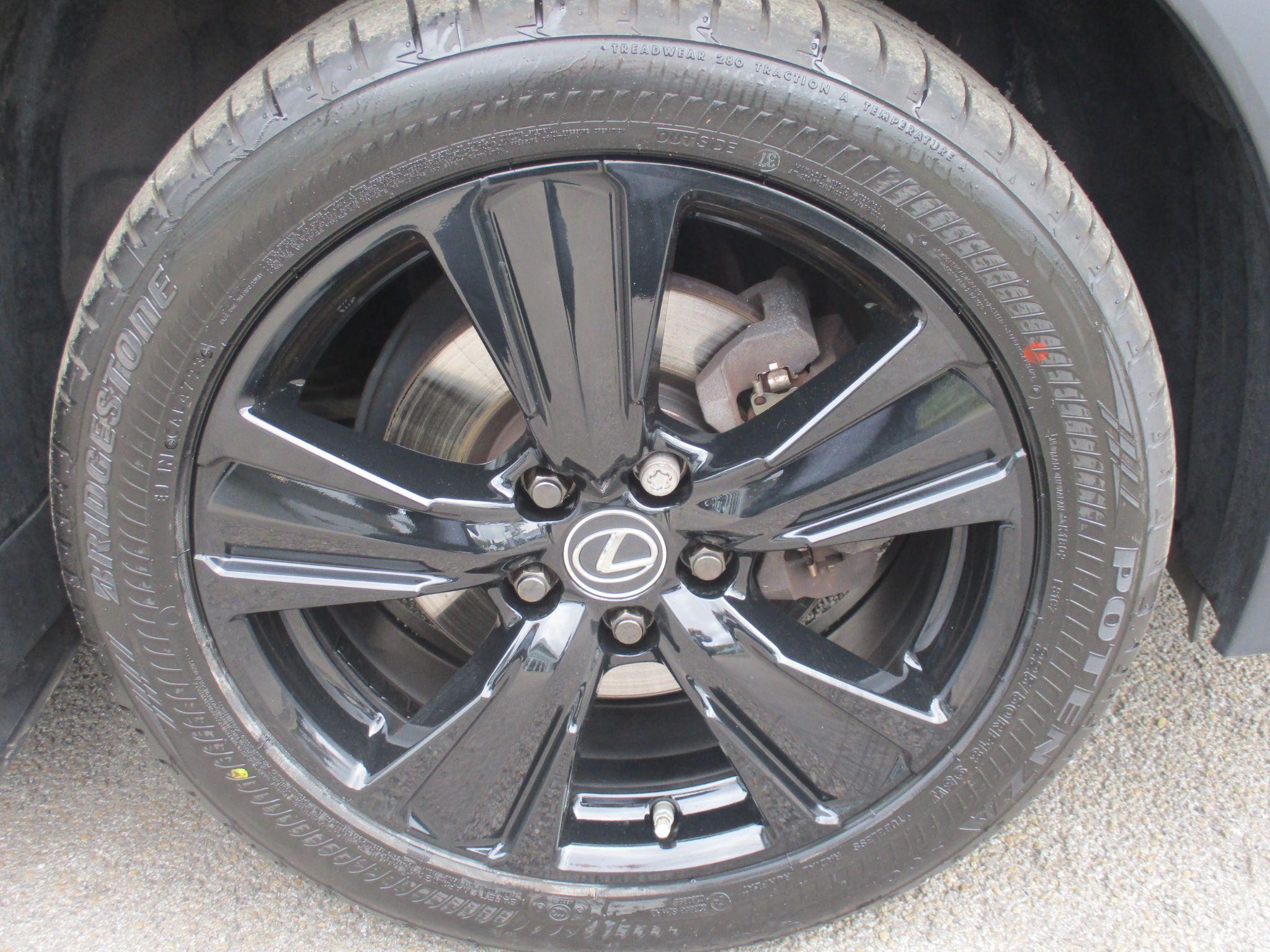 Lexus UX Self-Charging Hybrid Image 16