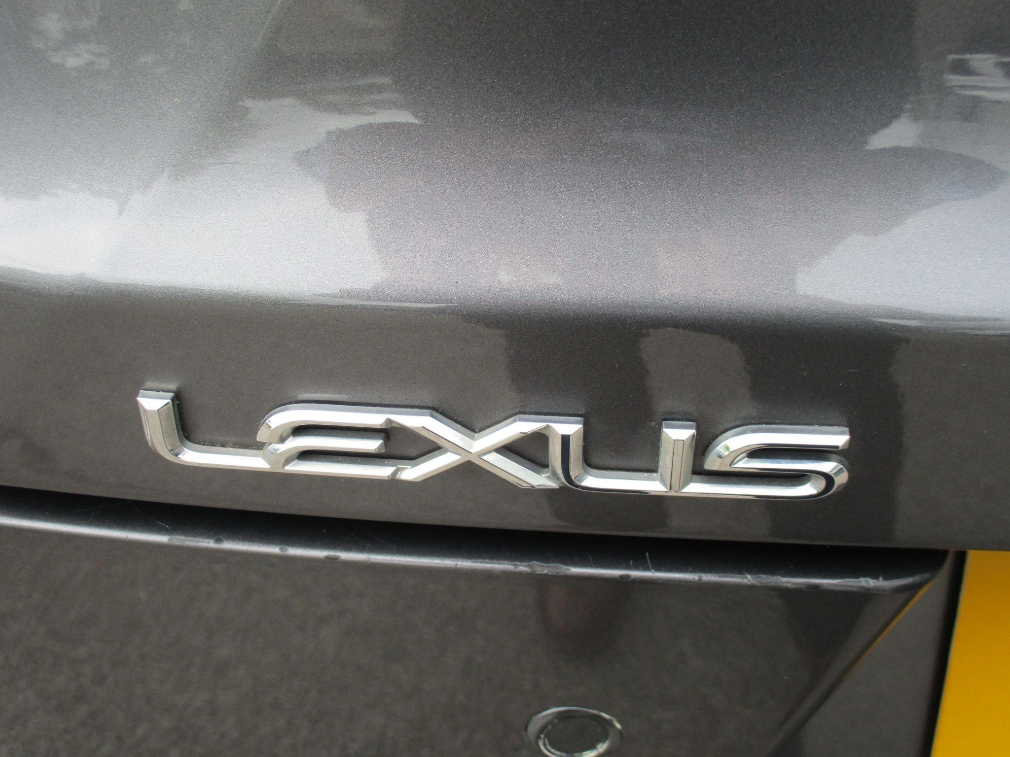 Lexus UX Self-Charging Hybrid Image 19