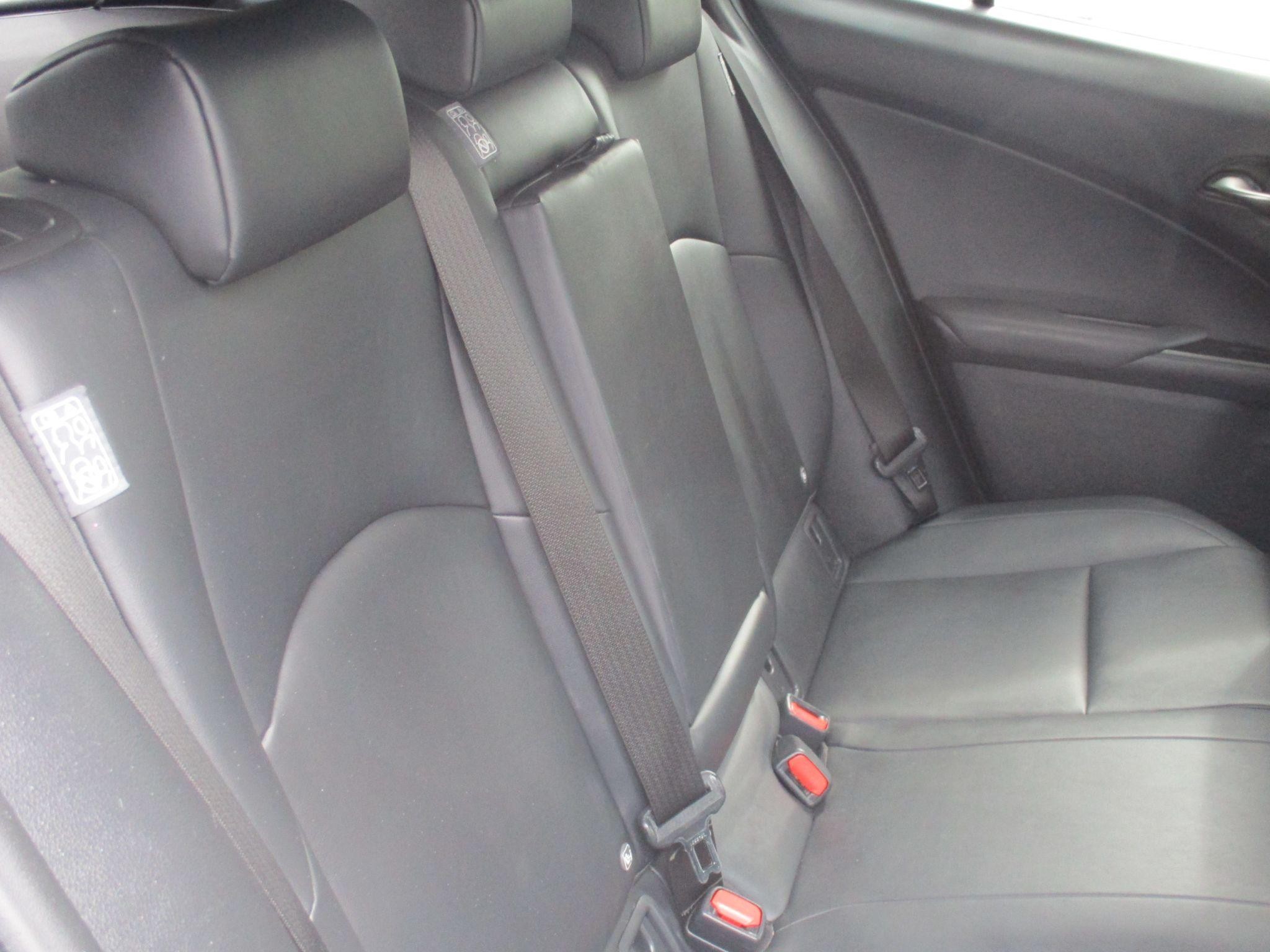 Lexus UX Self-Charging Hybrid Image 26