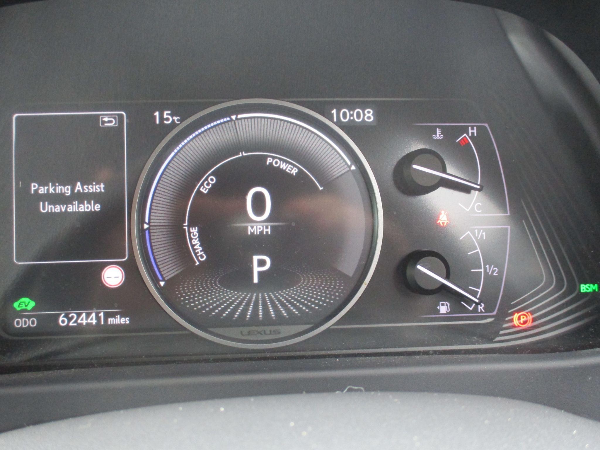 Lexus UX Self-Charging Hybrid Image 30
