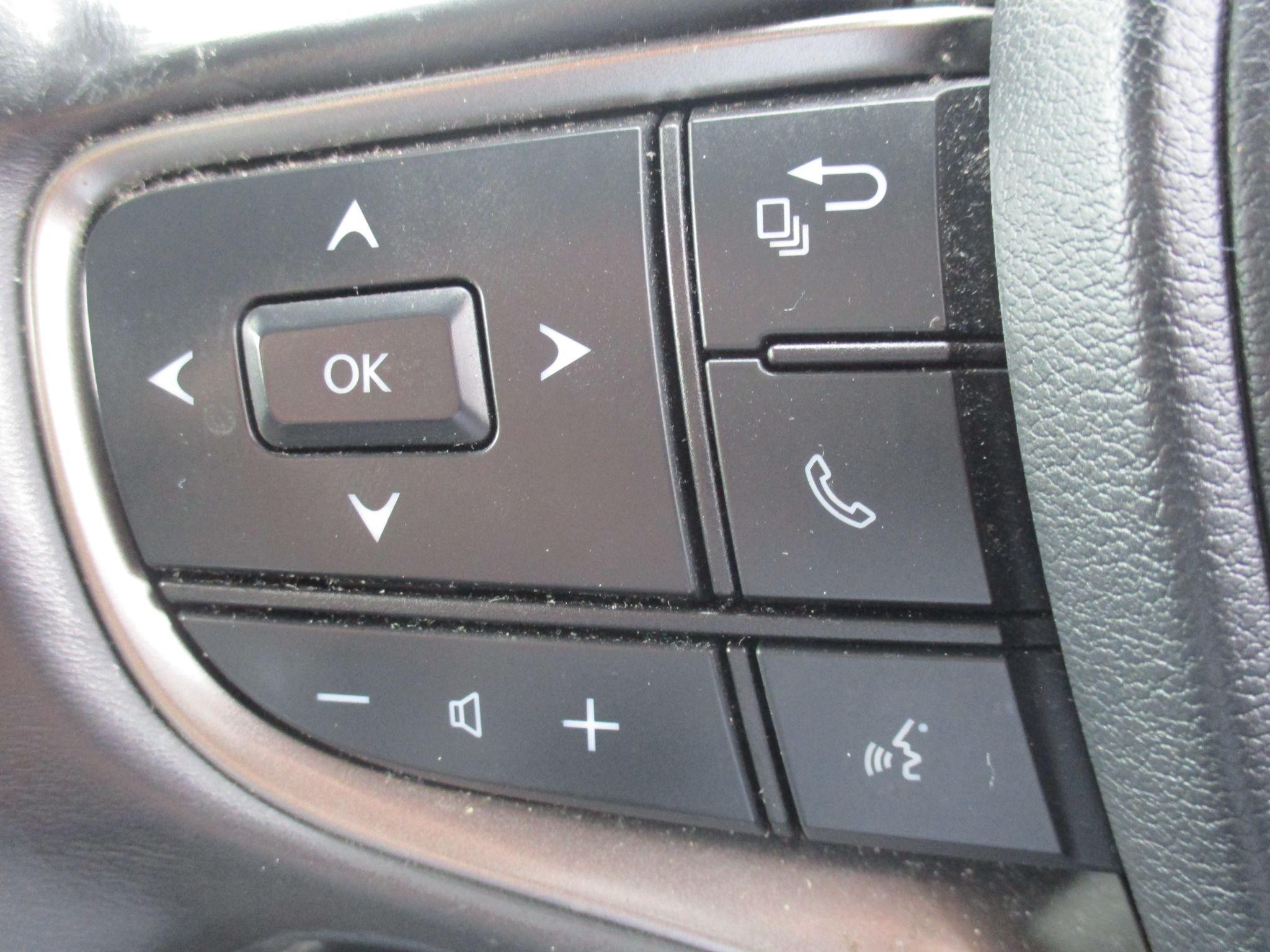 Lexus UX Self-Charging Hybrid Image 31