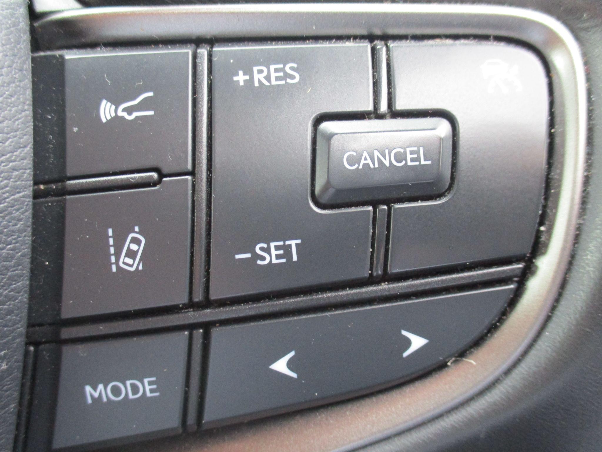 Lexus UX Self-Charging Hybrid Image 32