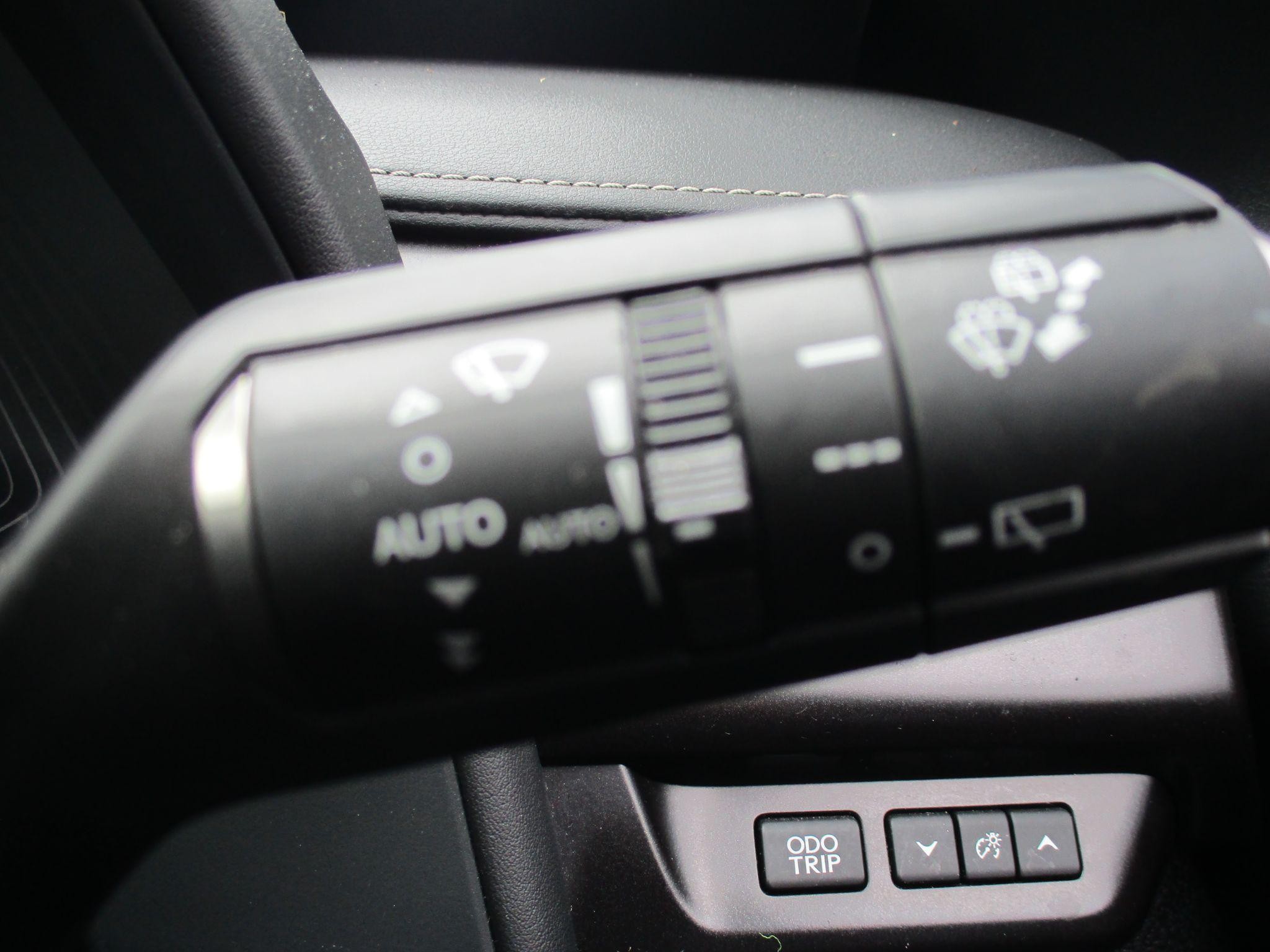 Lexus UX Self-Charging Hybrid Image 34
