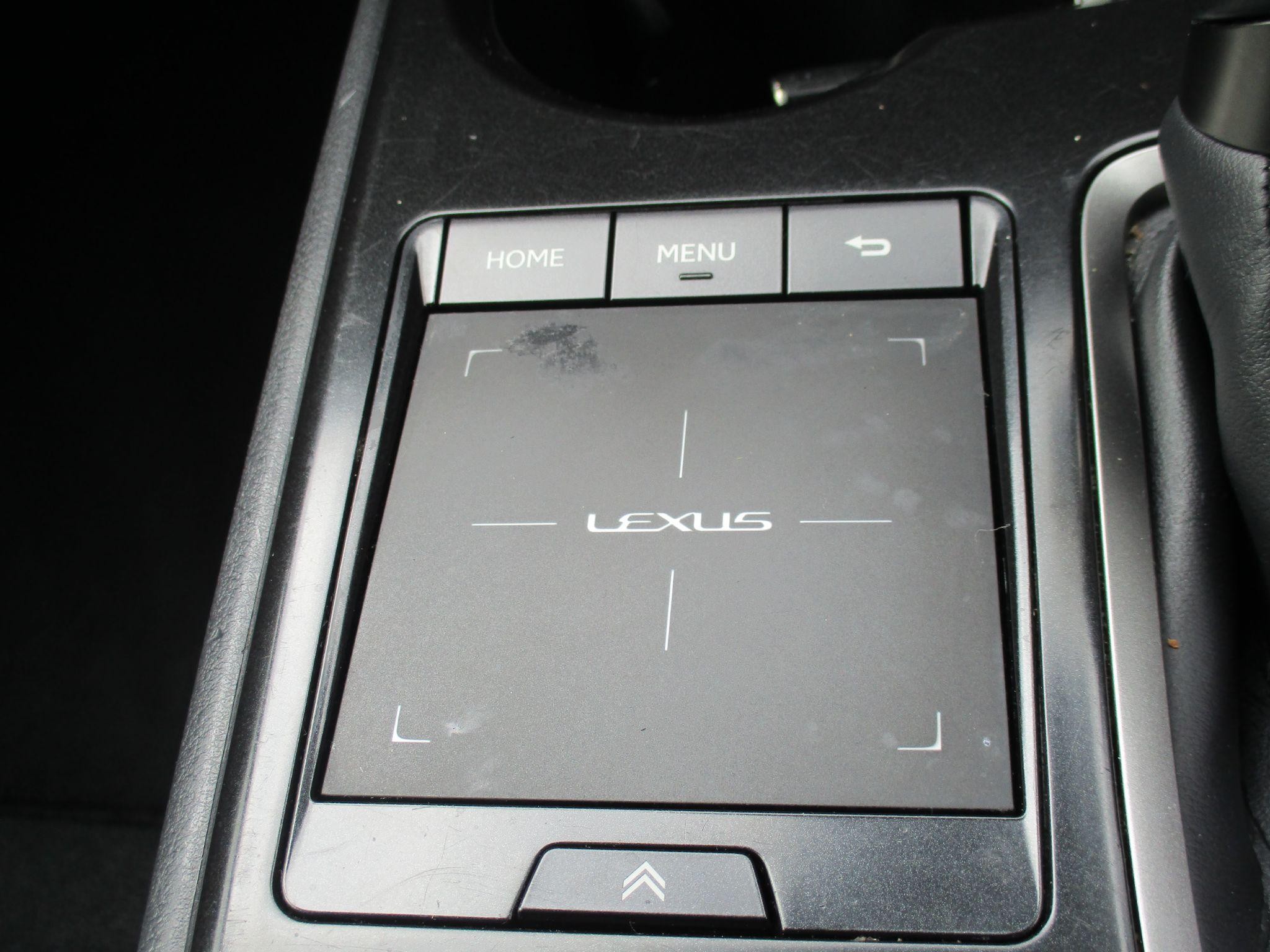 Lexus UX Self-Charging Hybrid Image 38