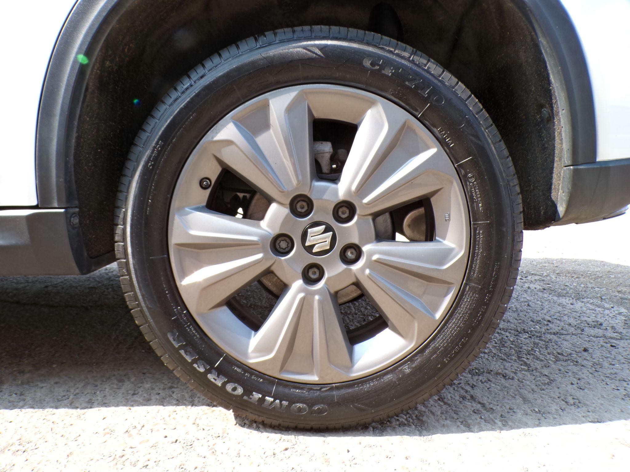 Suzuki Vitara Image 9