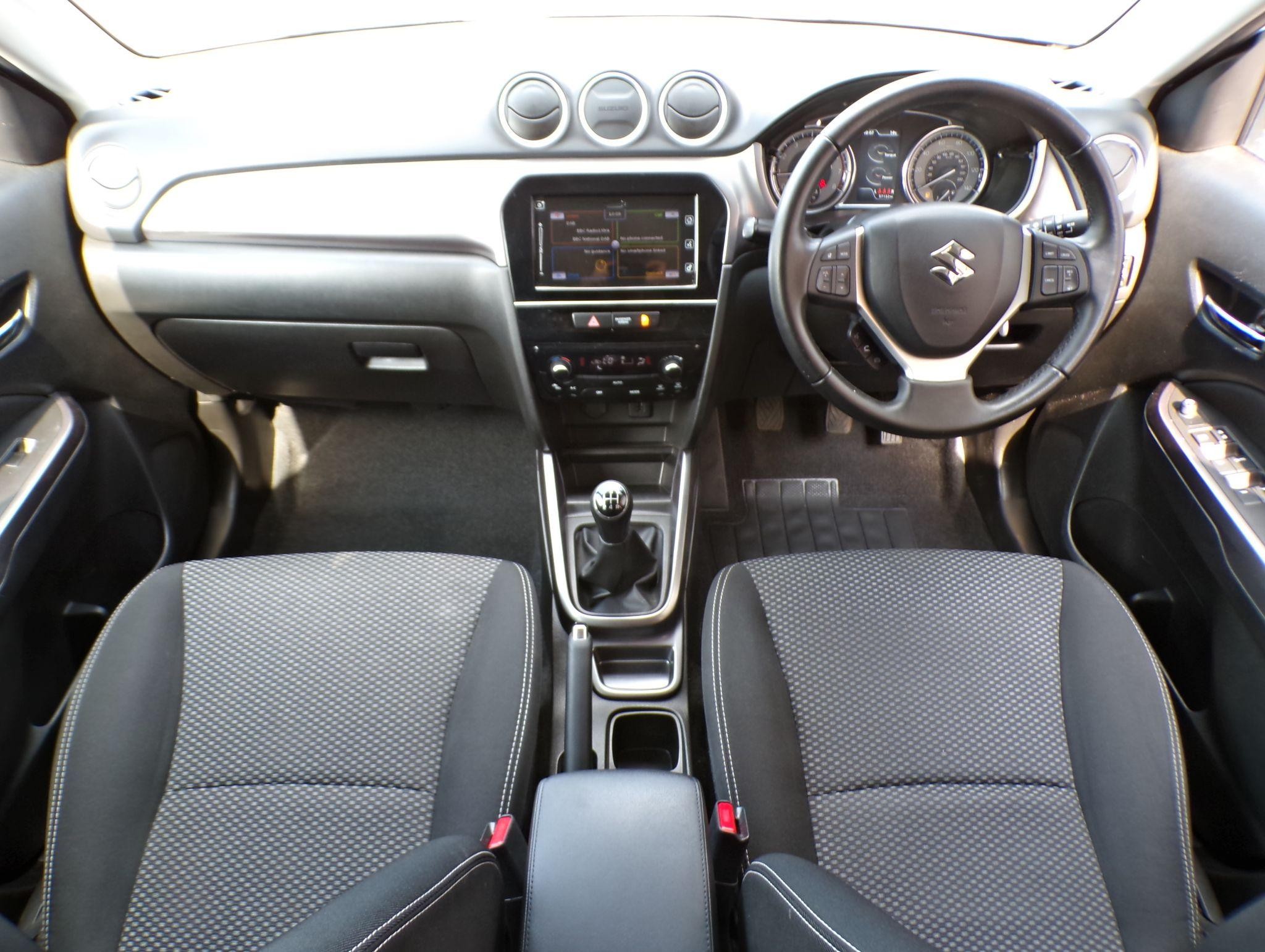 Suzuki Vitara Image 12