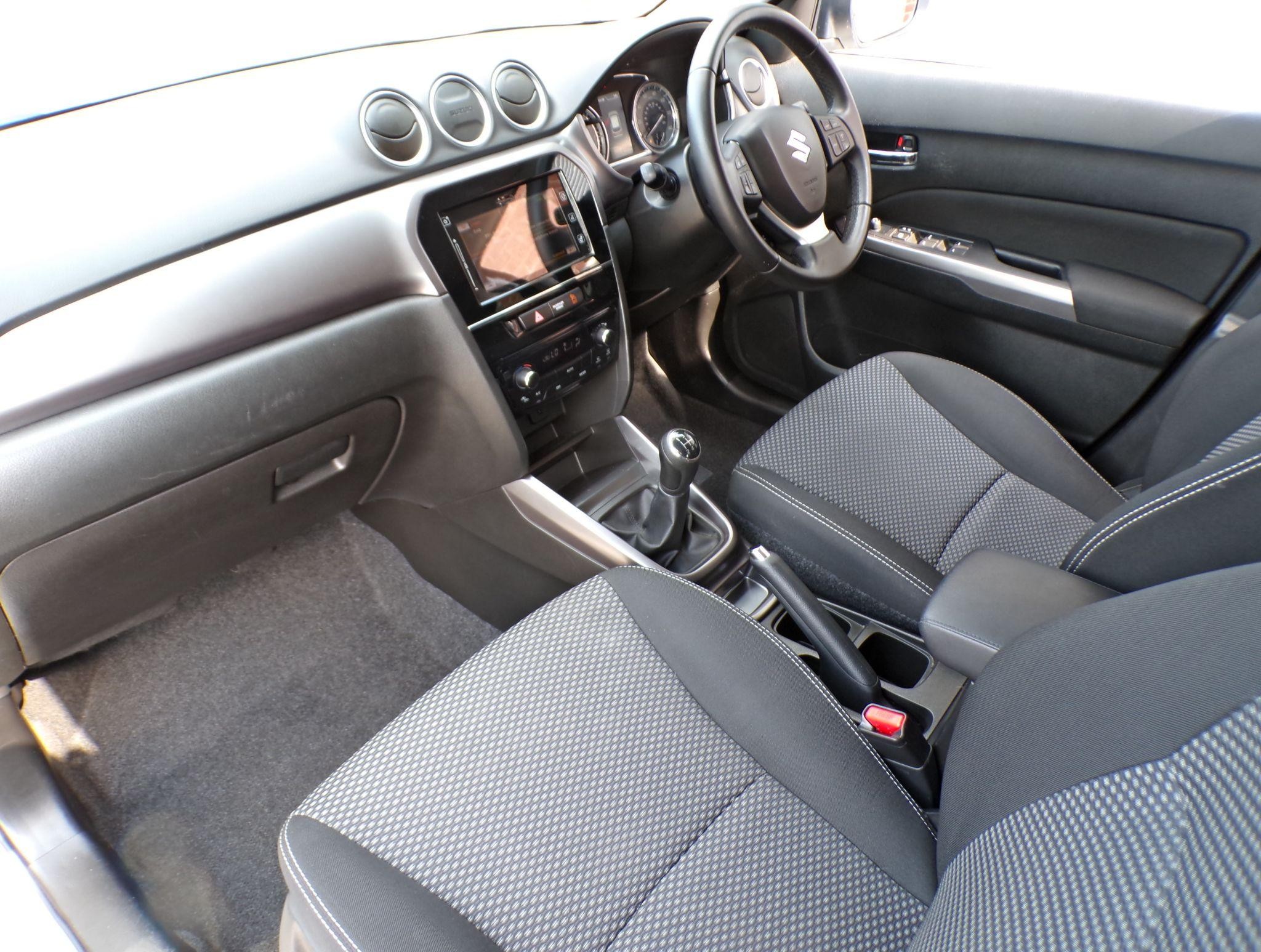 Suzuki Vitara Image 13