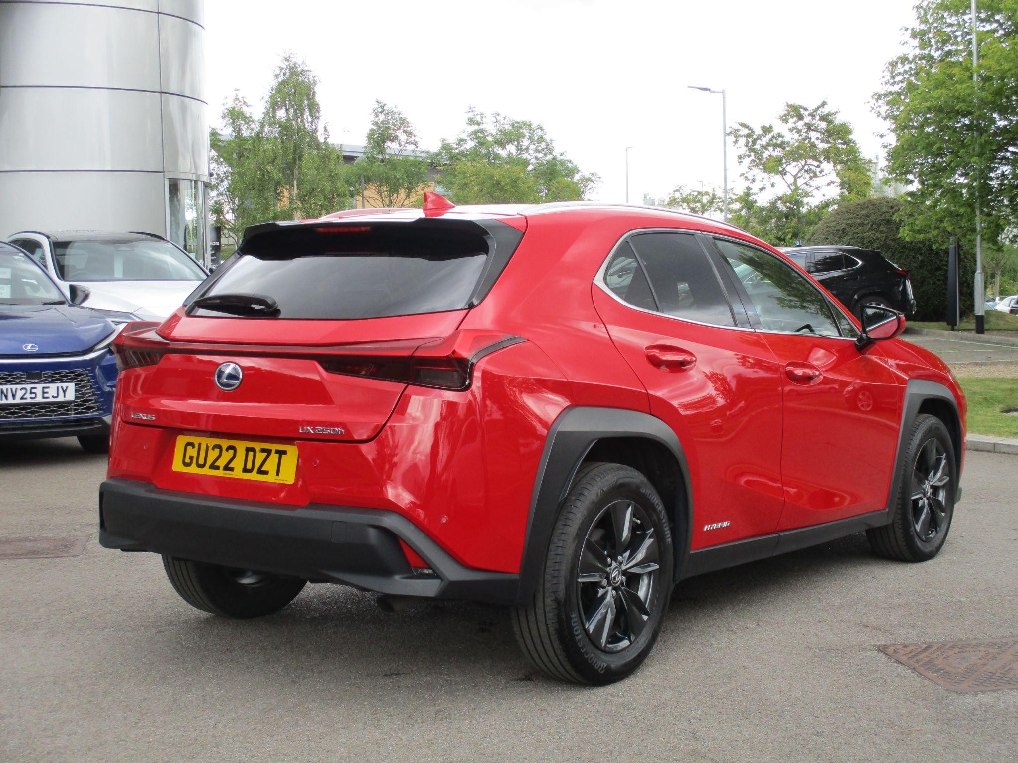 Lexus UX Self-Charging Hybrid Image 10