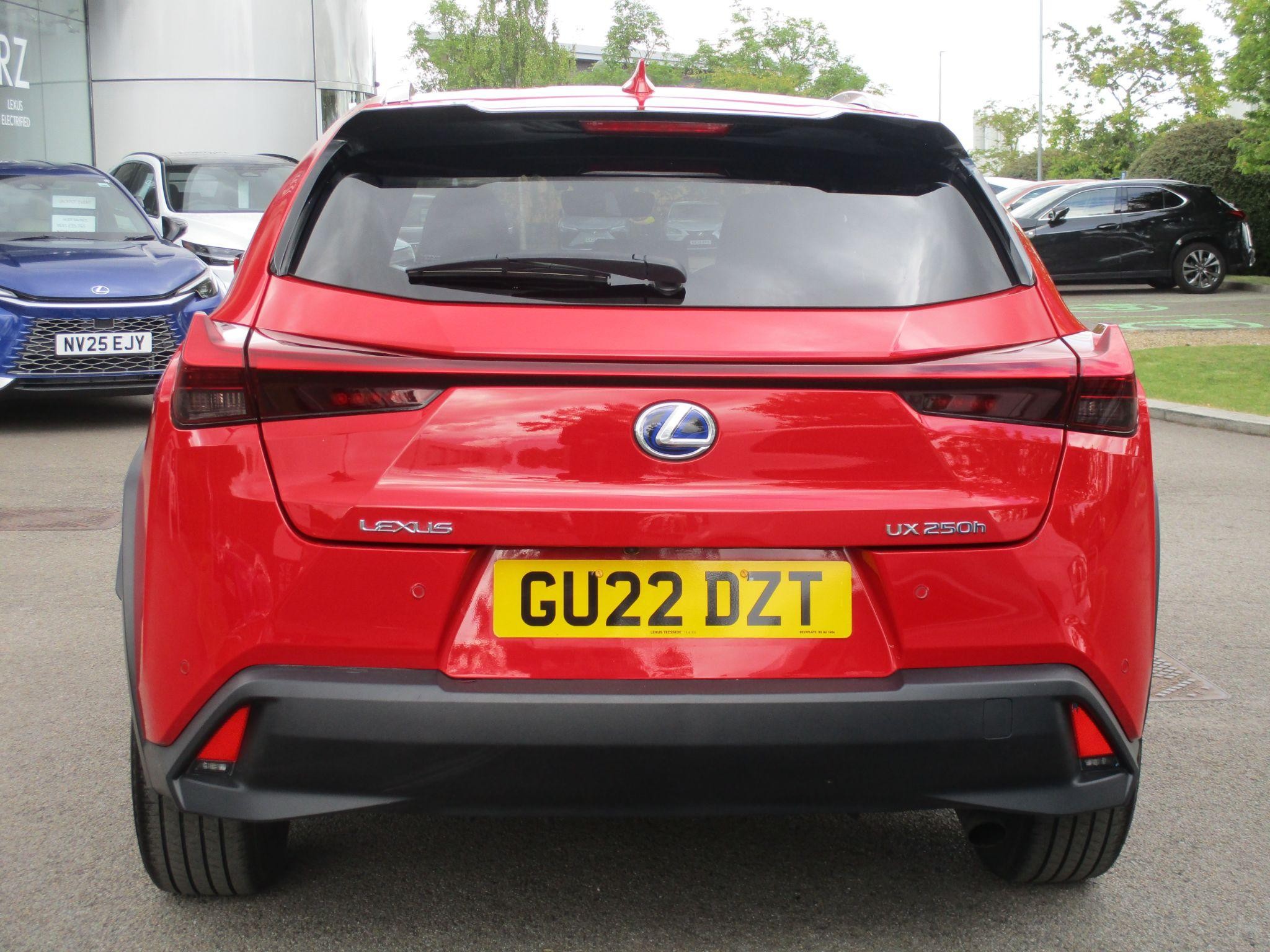 Lexus UX Self-Charging Hybrid Image 14