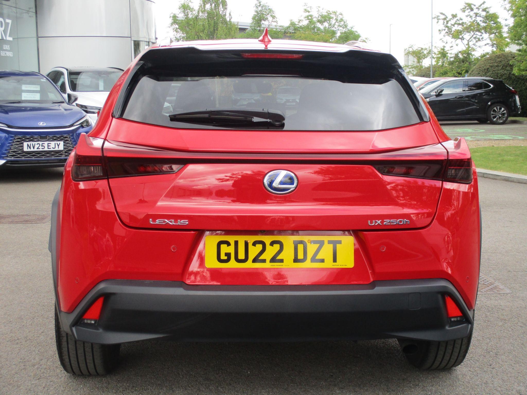 Lexus UX Self-Charging Hybrid Image 15
