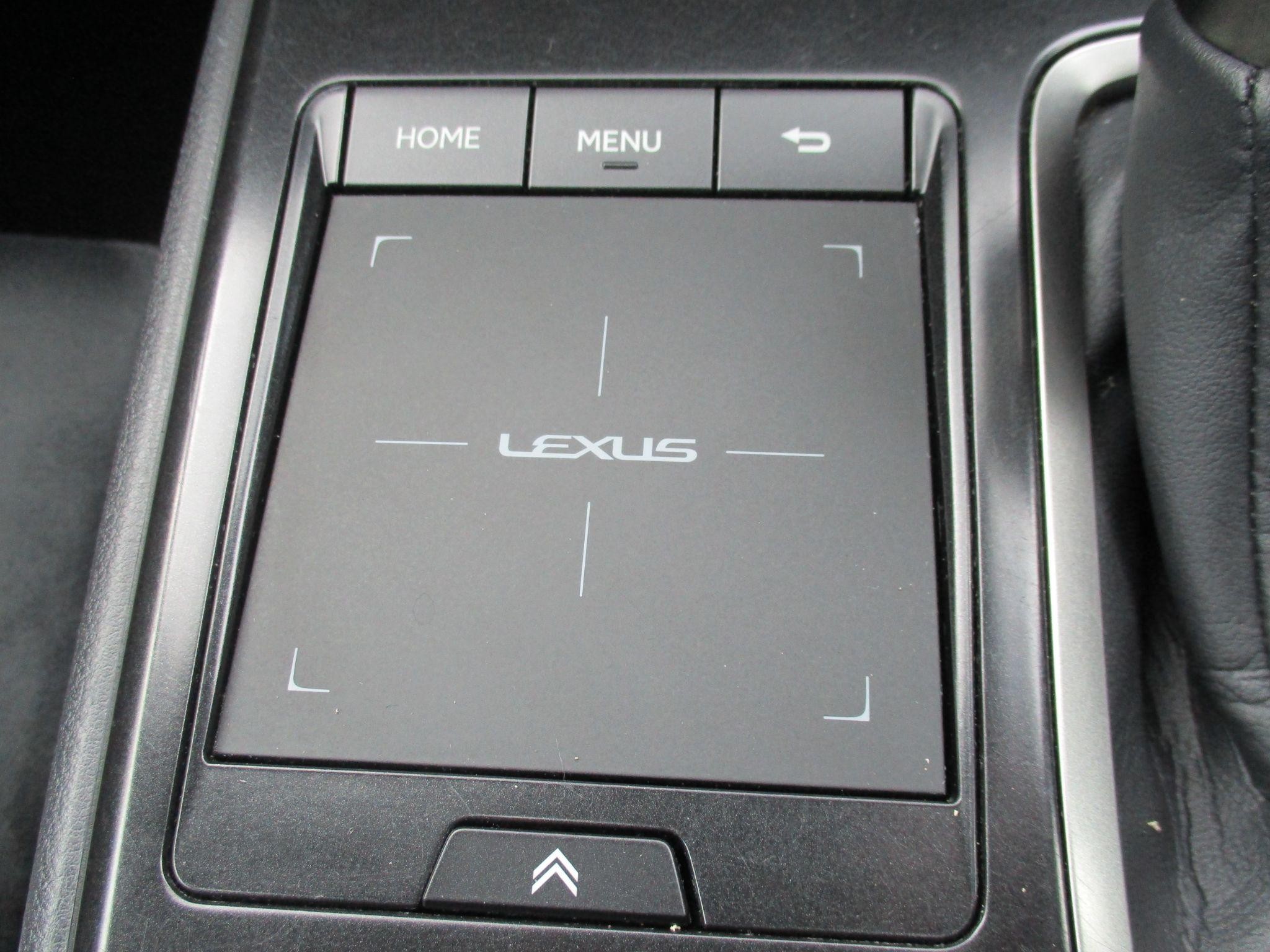 Lexus UX Self-Charging Hybrid Image 31