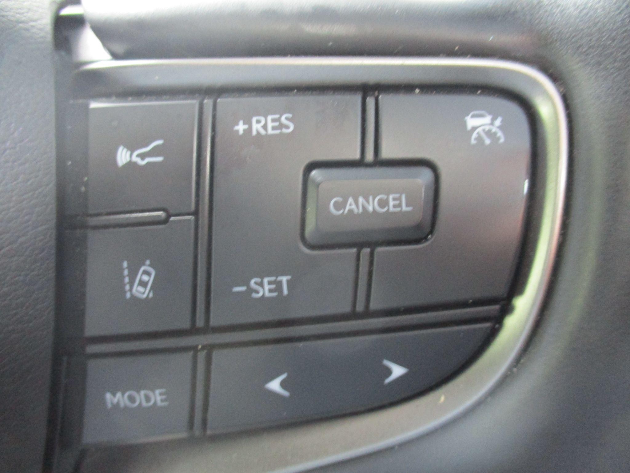 Lexus UX Self-Charging Hybrid Image 33