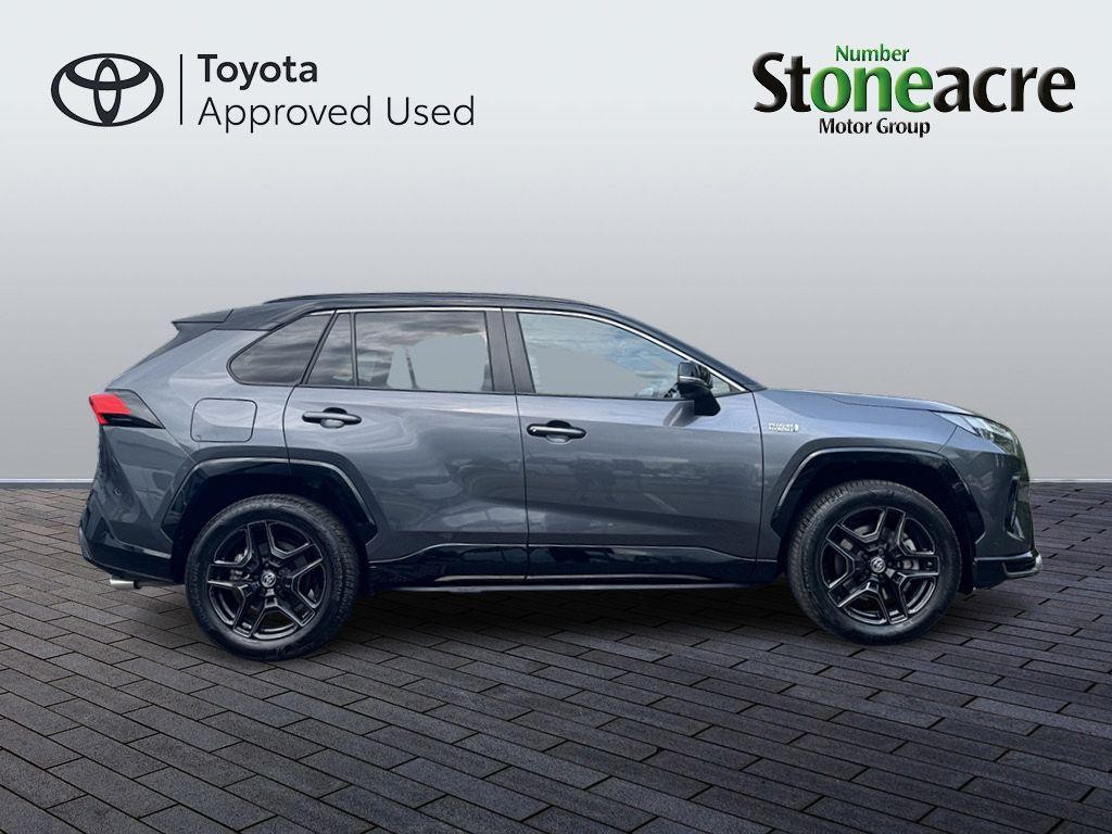 Toyota RAV4 Image 4
