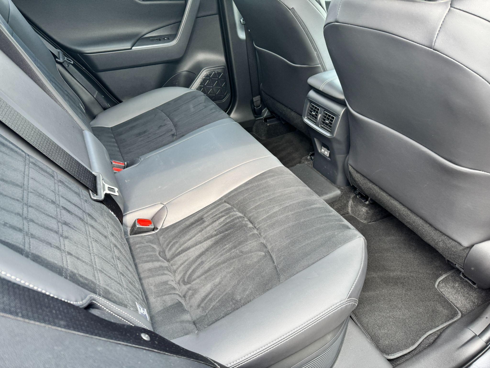 Toyota RAV4 Image 14
