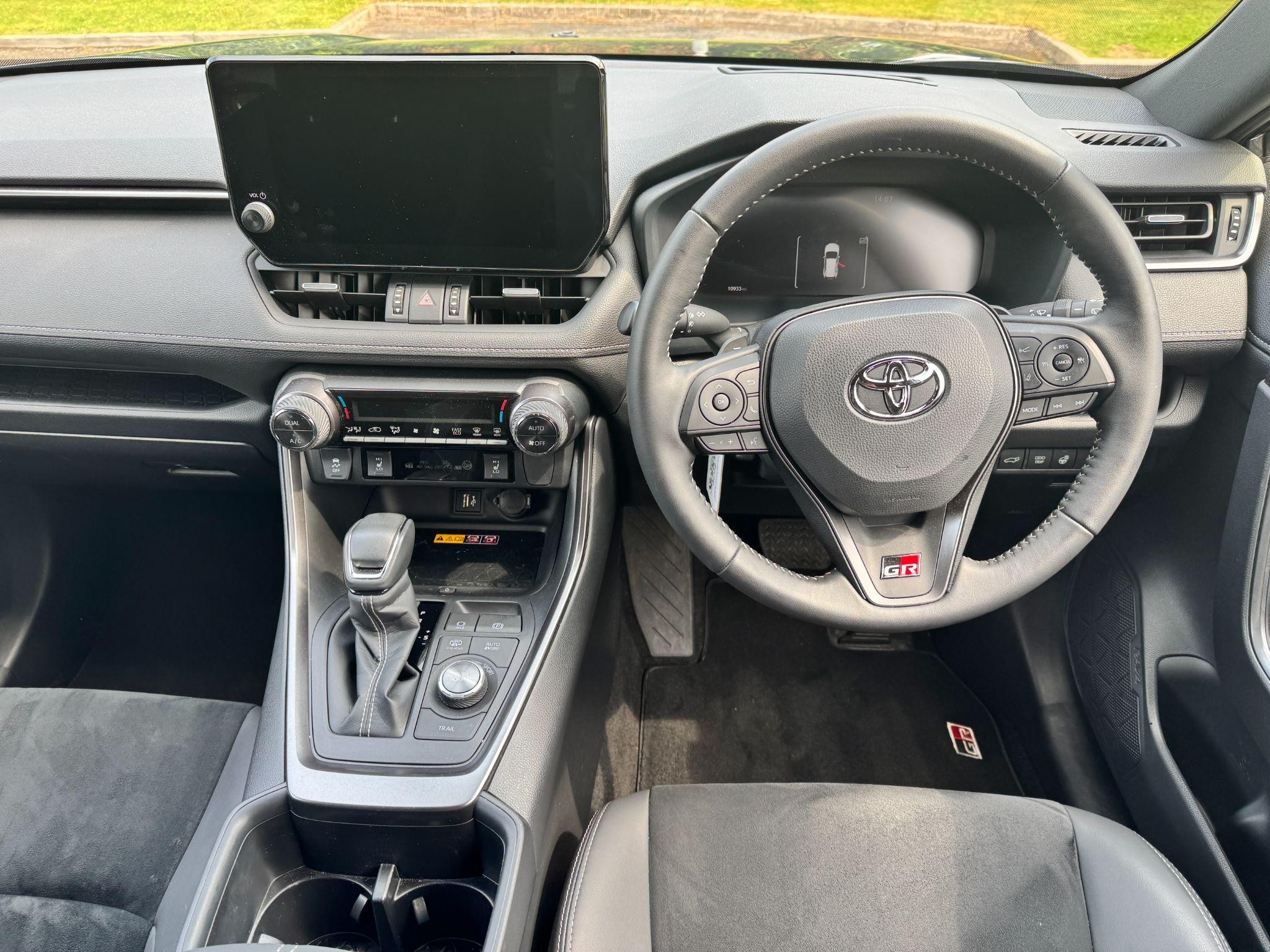 Toyota RAV4 Image 17