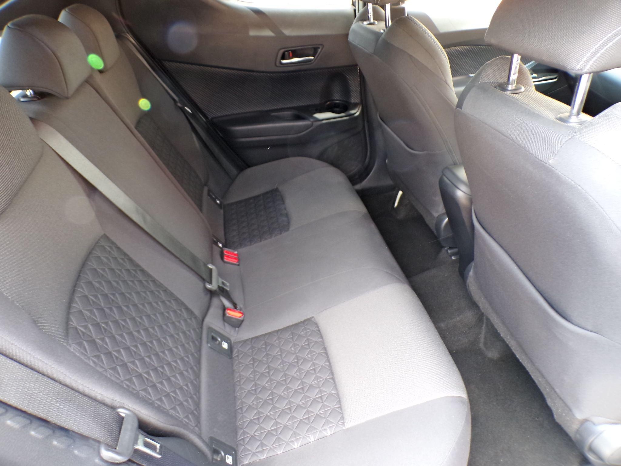 Toyota C-HR Image 20