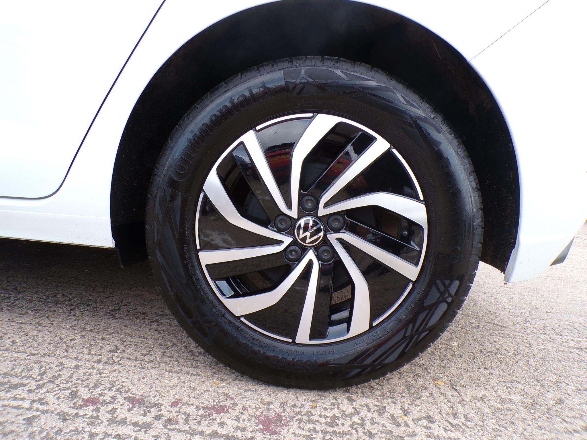 Volkswagen Polo Image 9