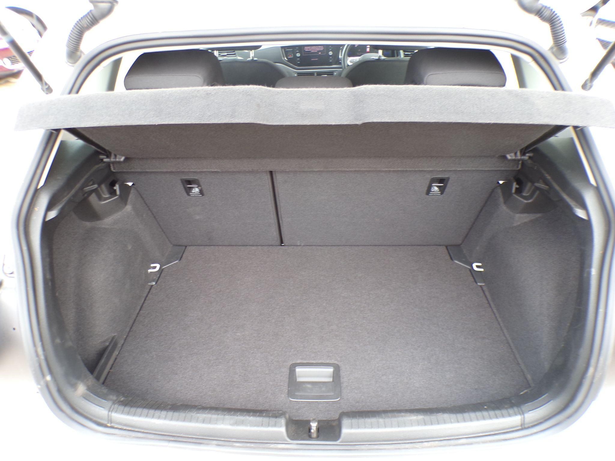 Volkswagen Polo Image 10