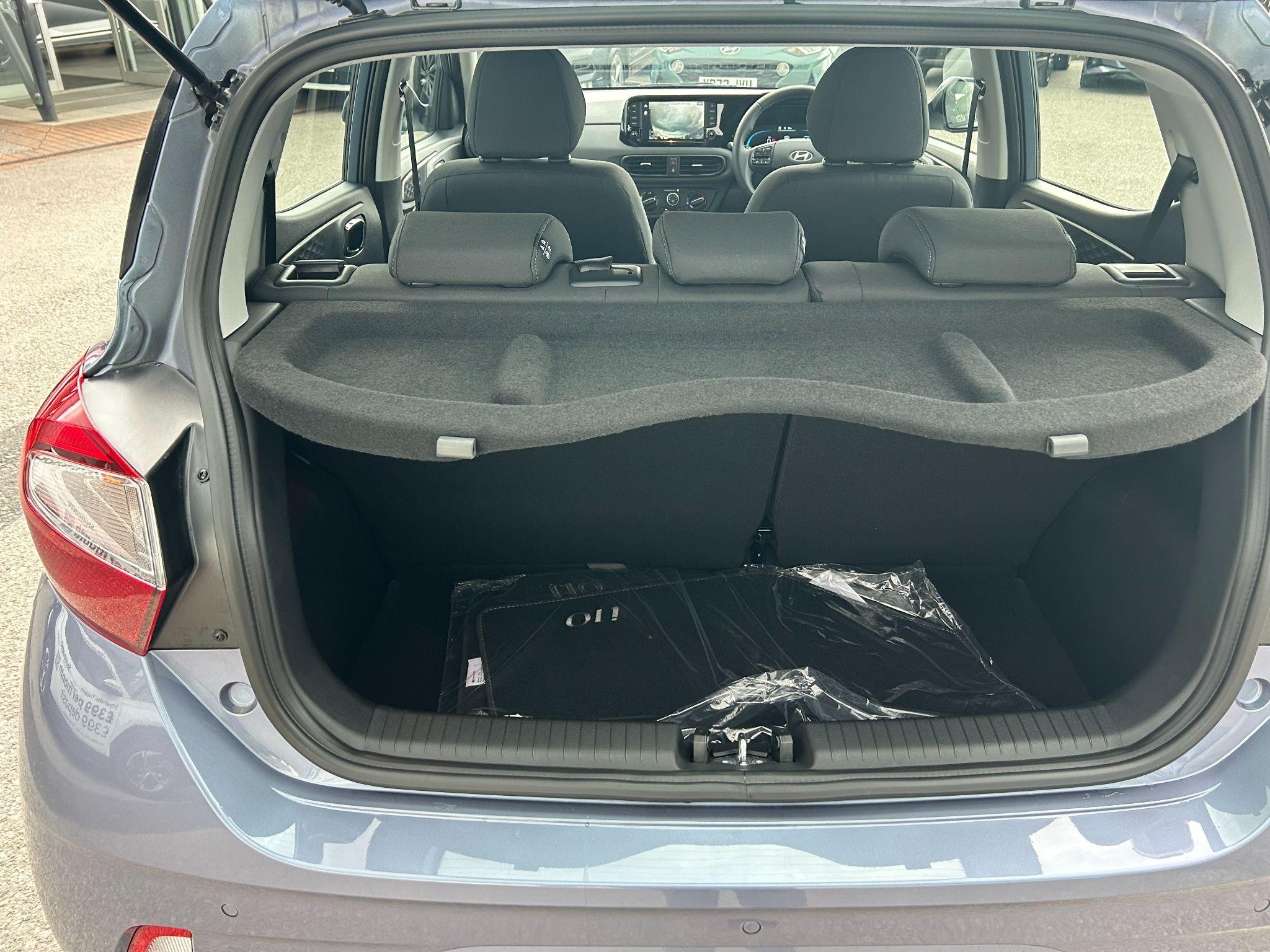 Hyundai i10 Image 10