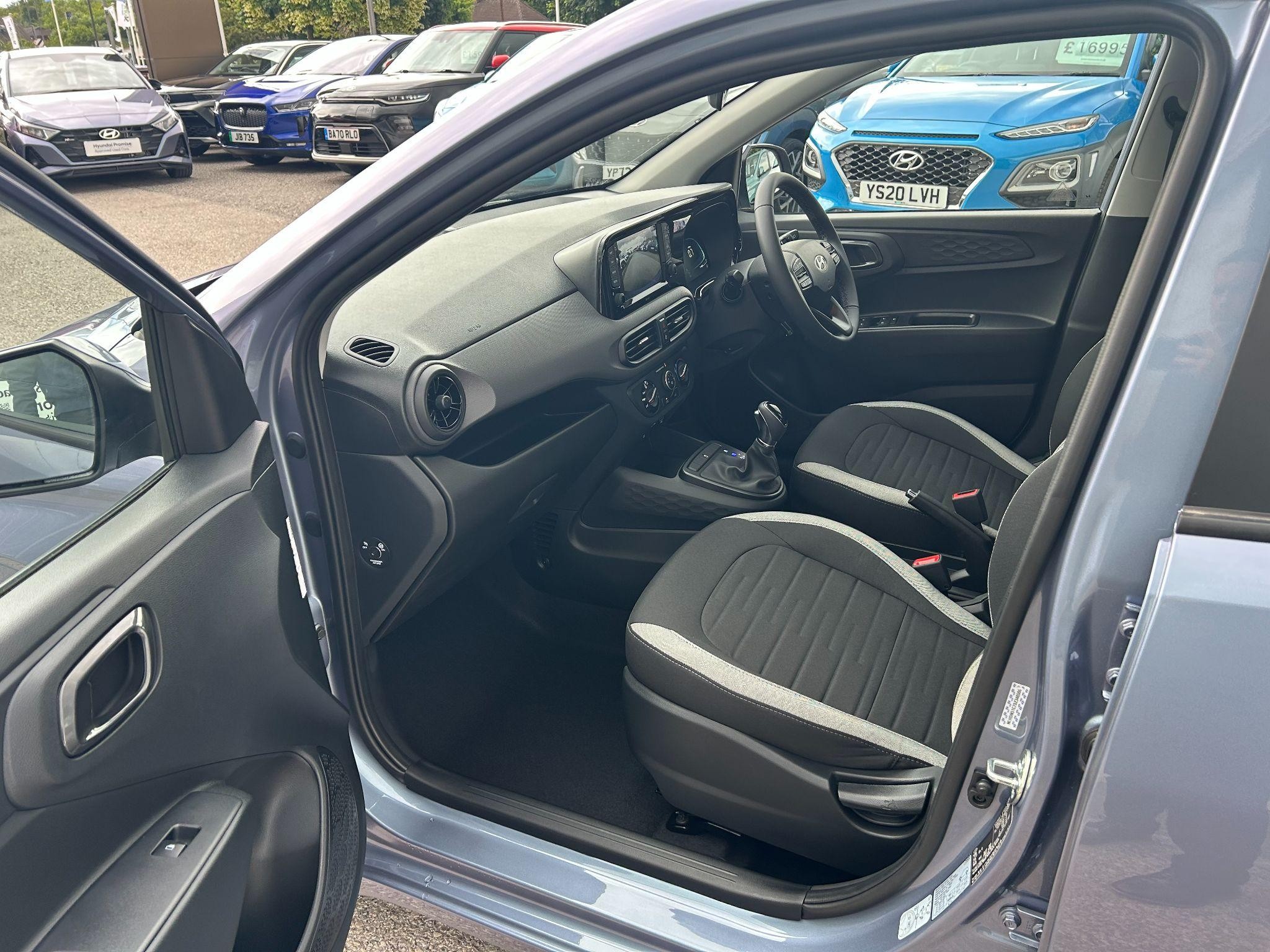 Hyundai i10 Image 12