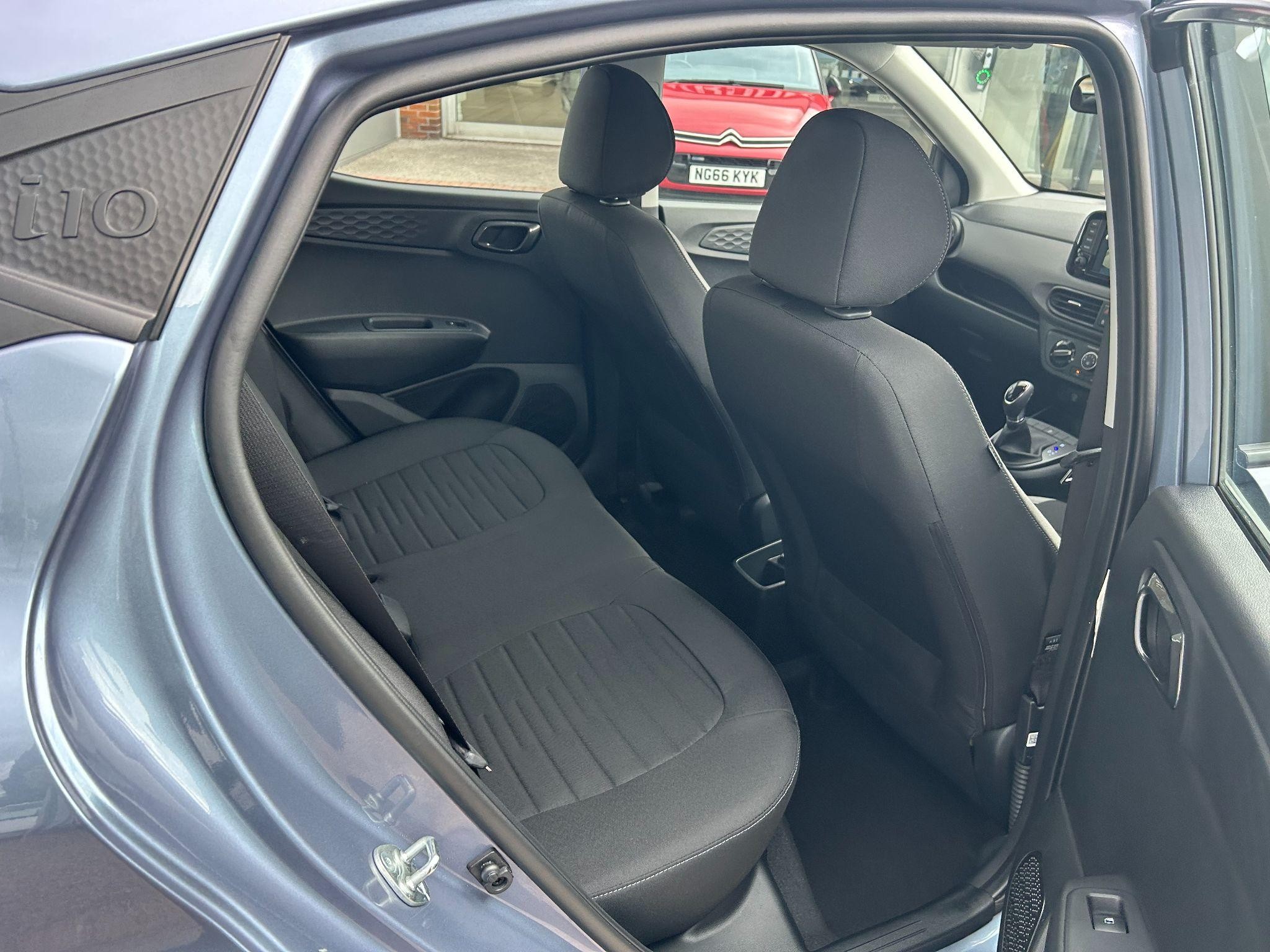 Hyundai i10 Image 17