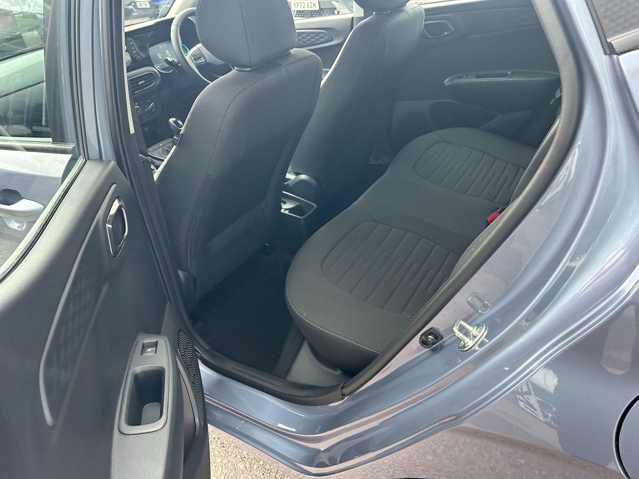 Hyundai i10 Image 18