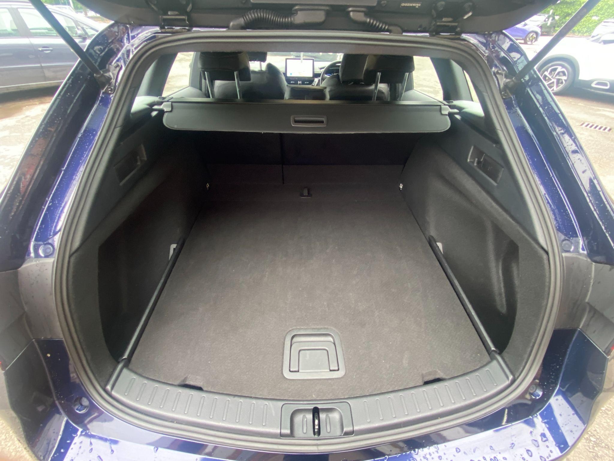 Toyota Corolla Image 17