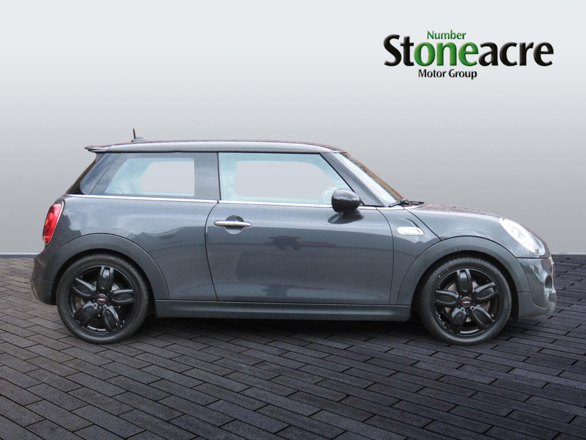 MINI Hatch Image 2