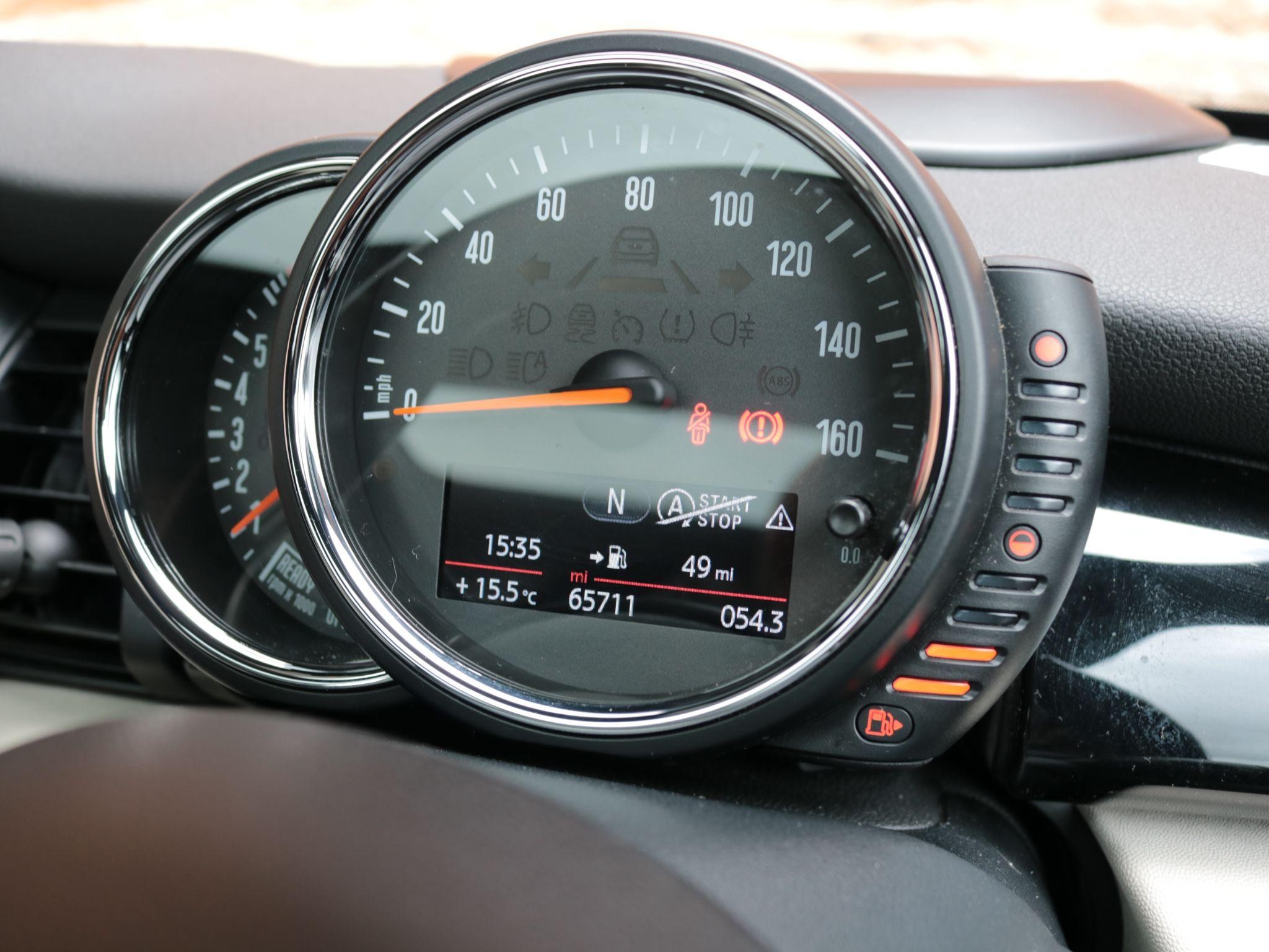 MINI Hatch Image 15
