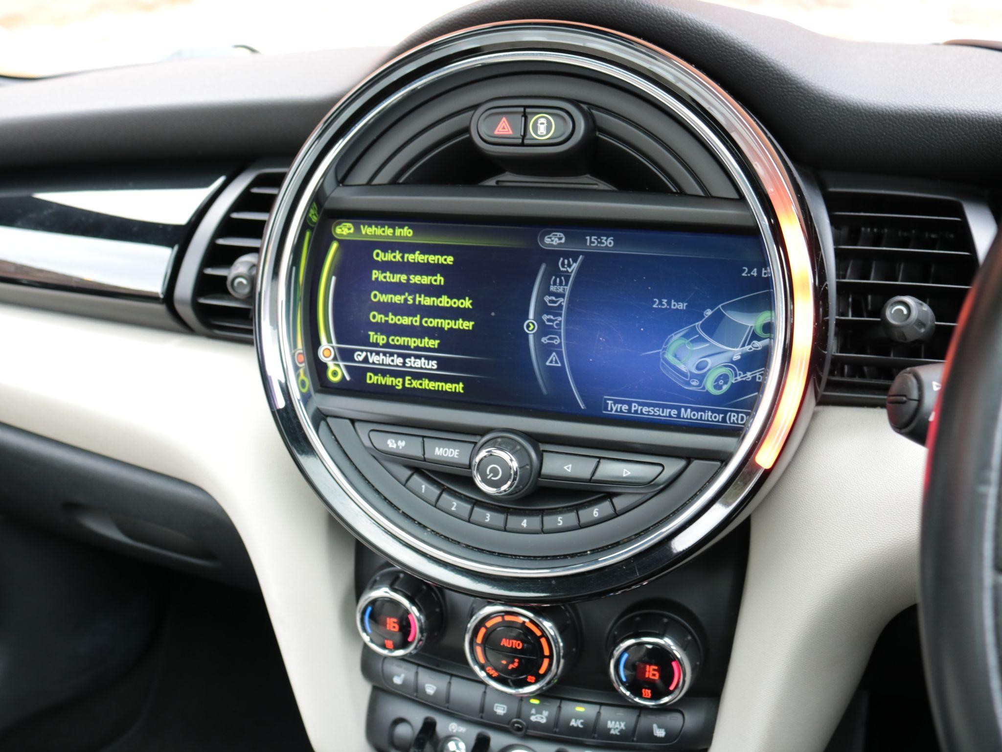 MINI Hatch Image 18