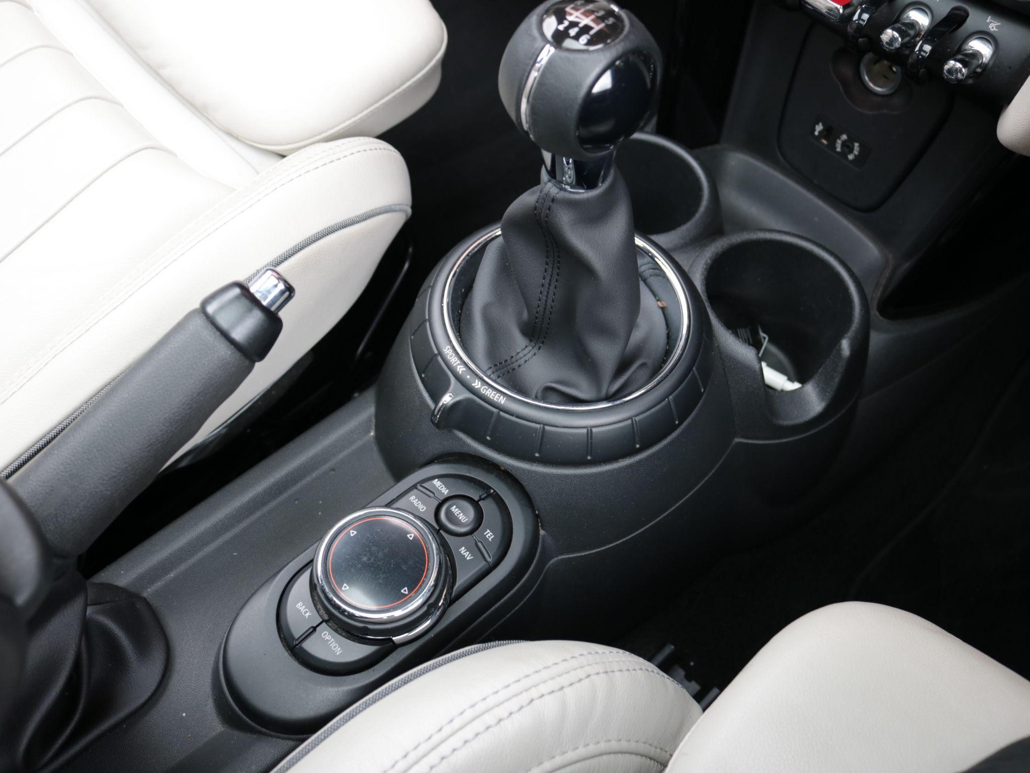 MINI Hatch Image 21