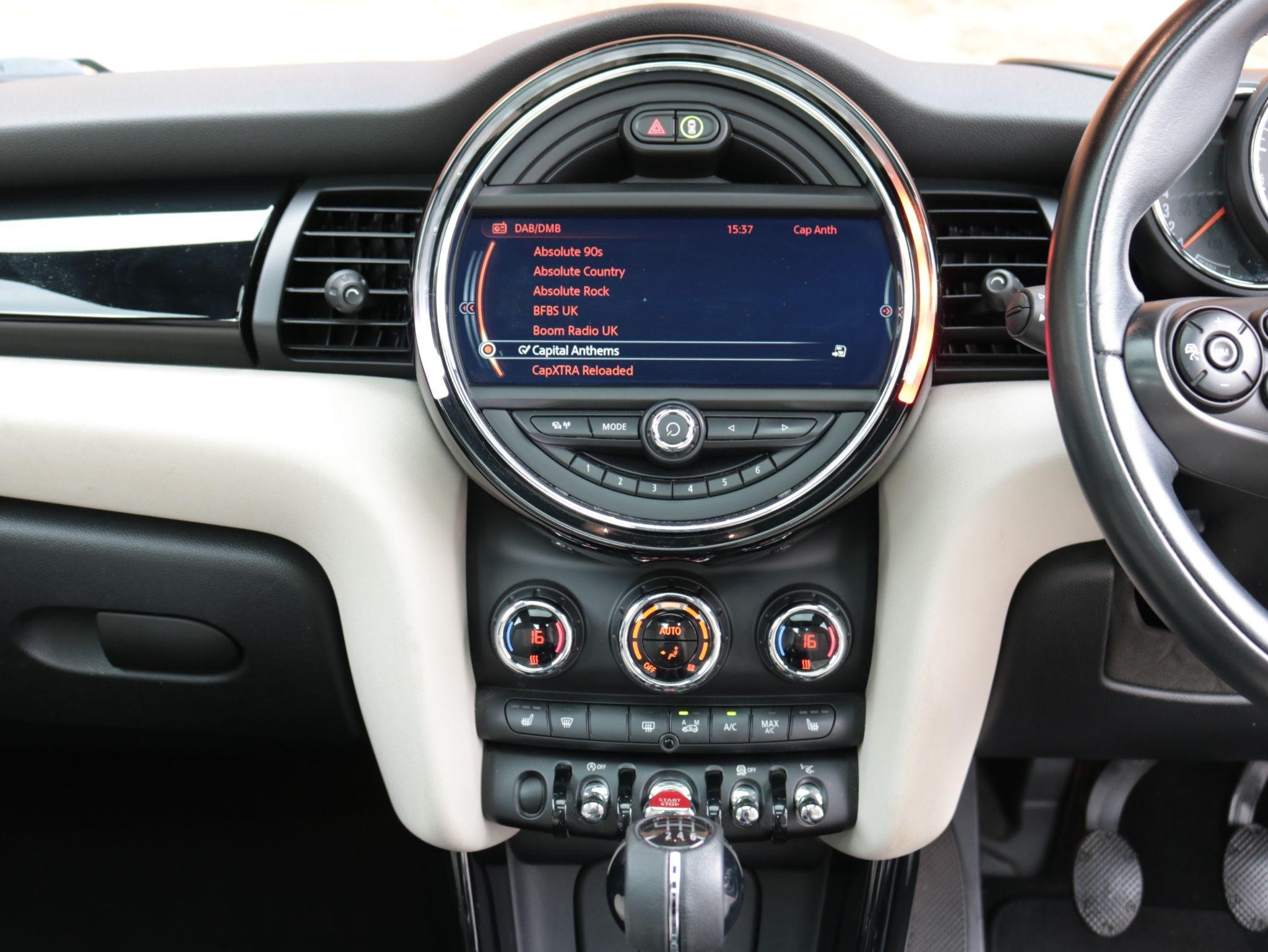 MINI Hatch Image 22