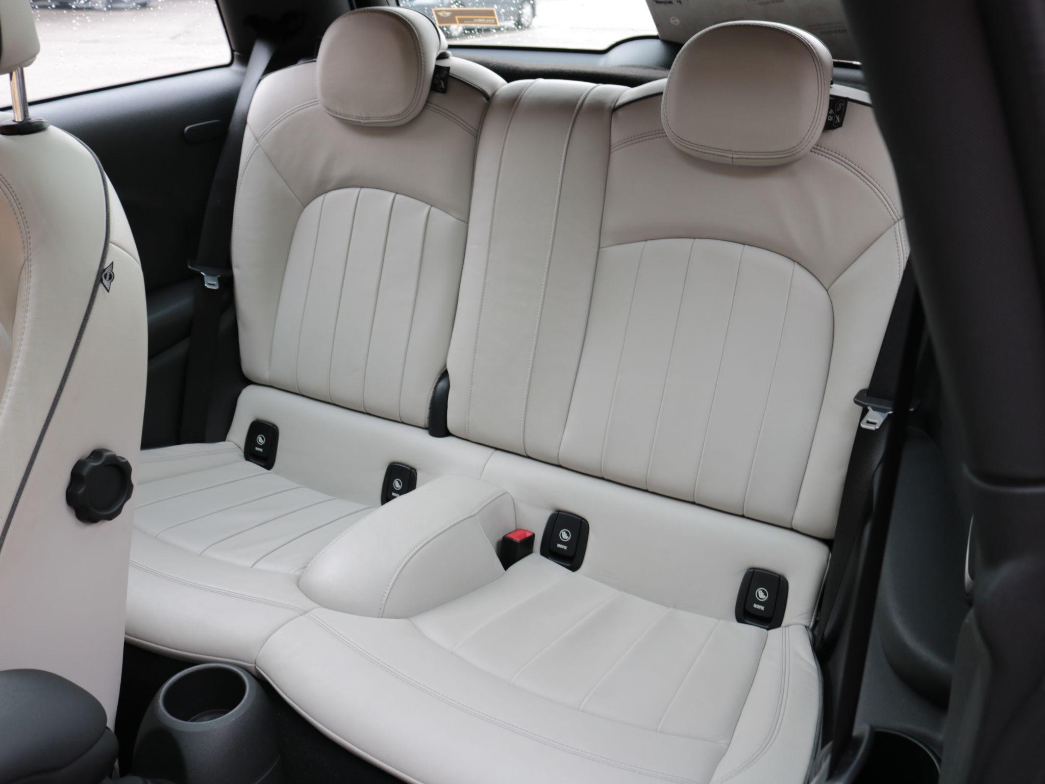 MINI Hatch Image 24