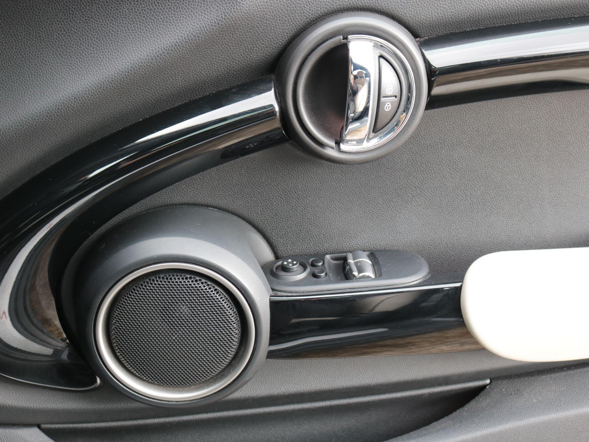 MINI Hatch Image 25