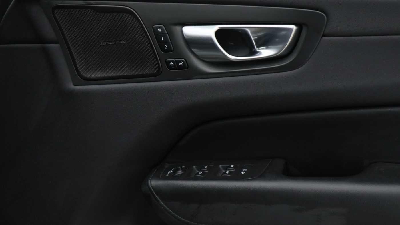 Volvo XC60 Image 21