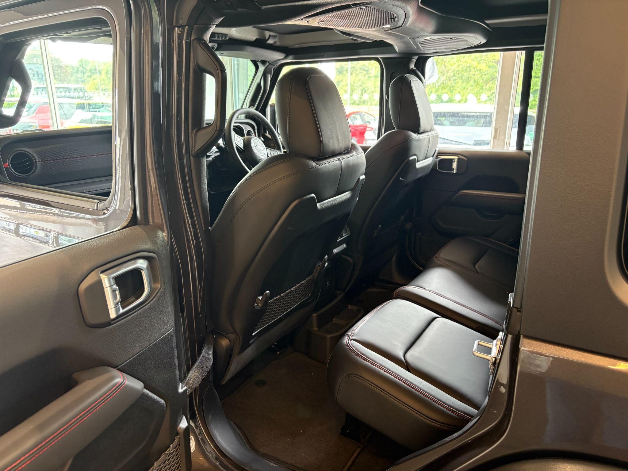 Jeep Wrangler Image 16