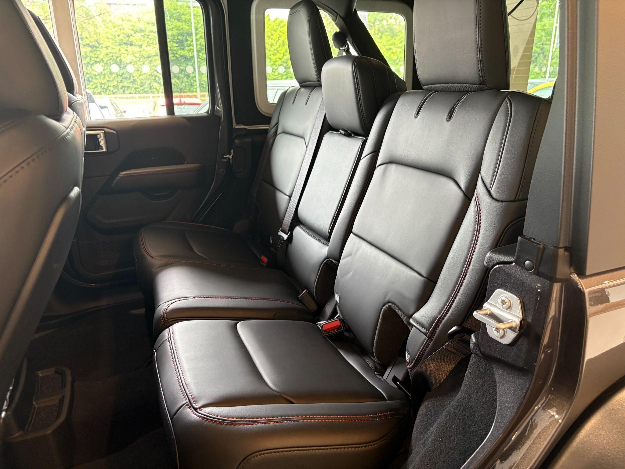Jeep Wrangler Image 17