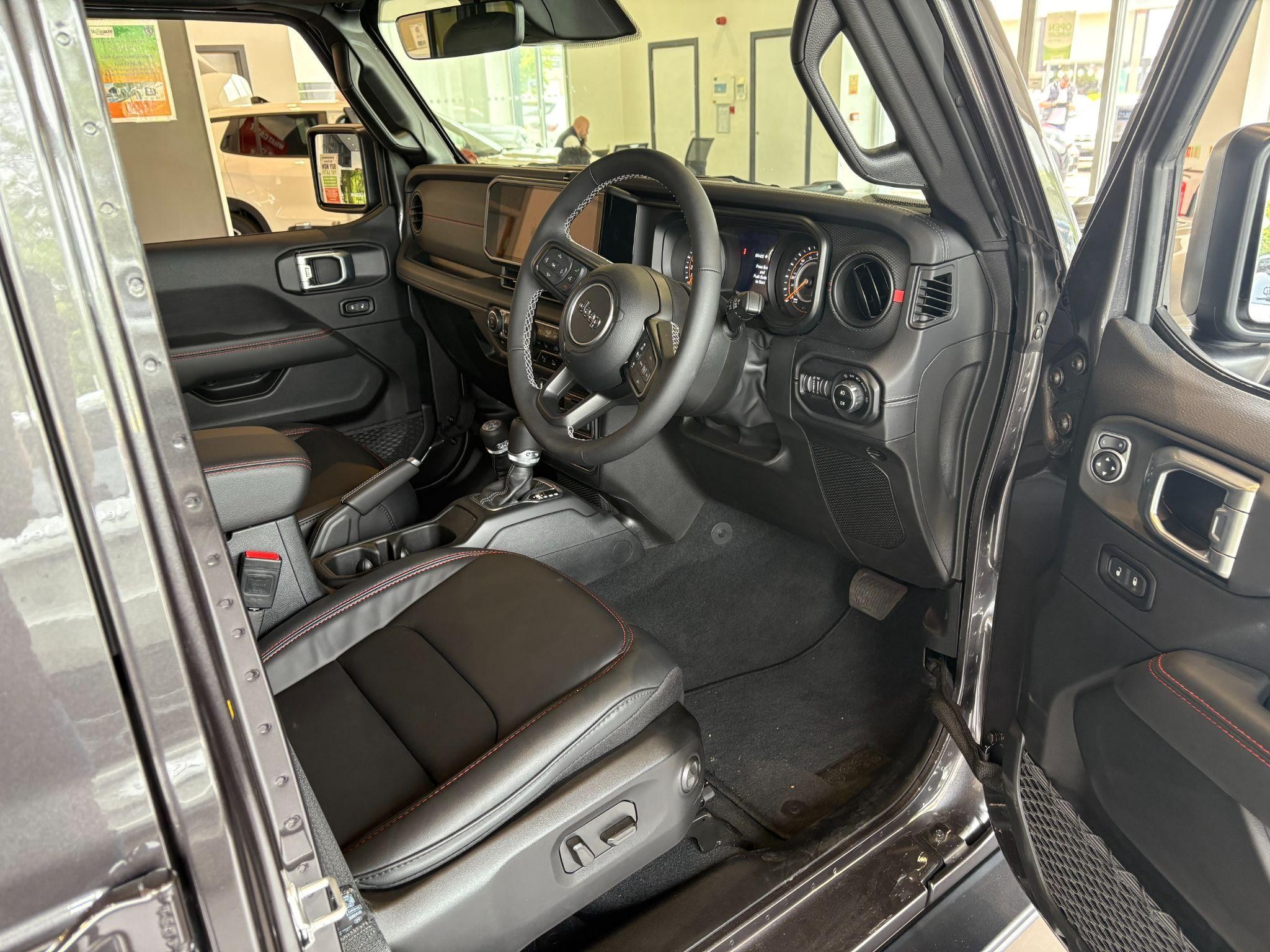 Jeep Wrangler Image 22