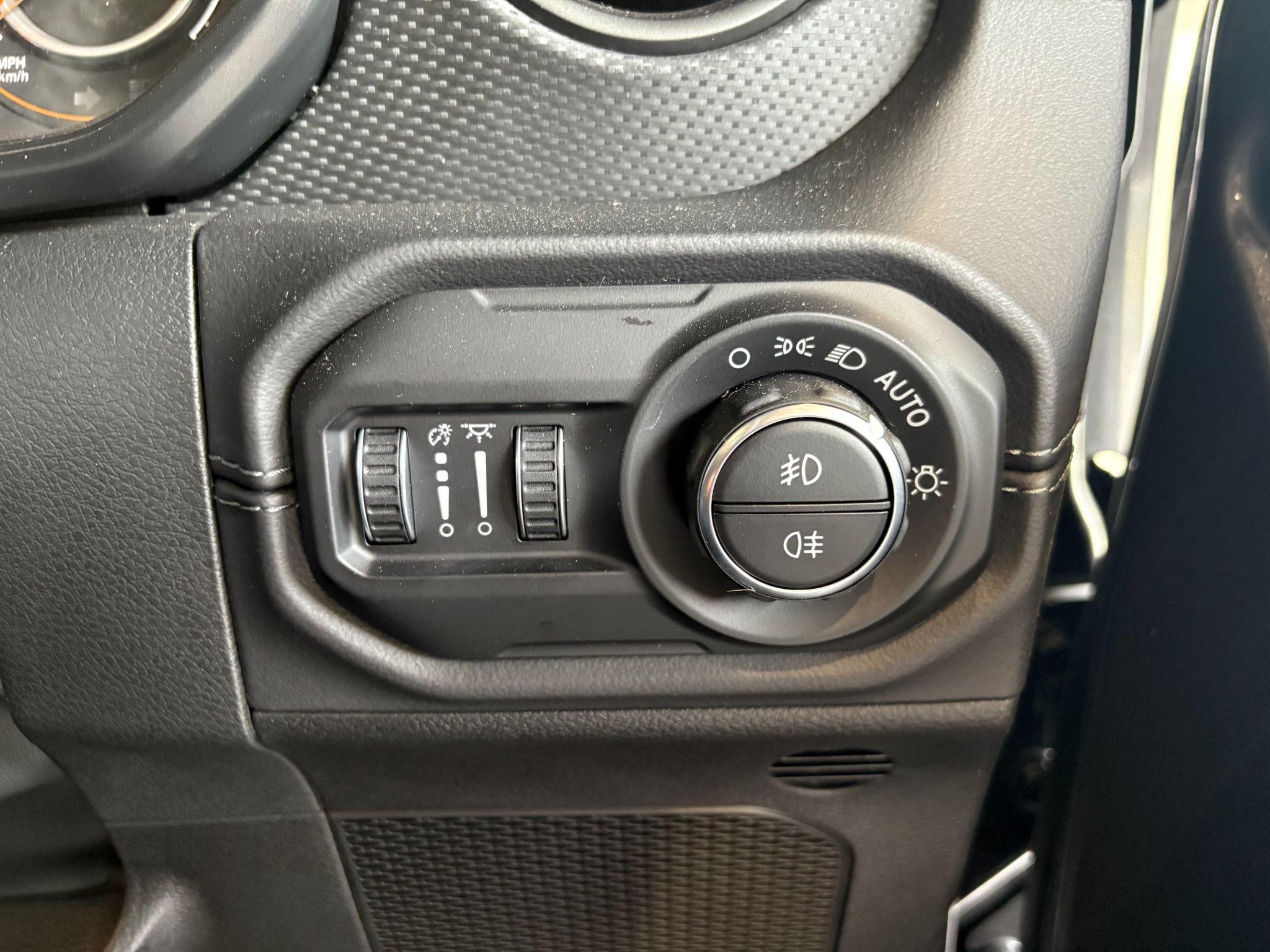 Jeep Wrangler Image 27