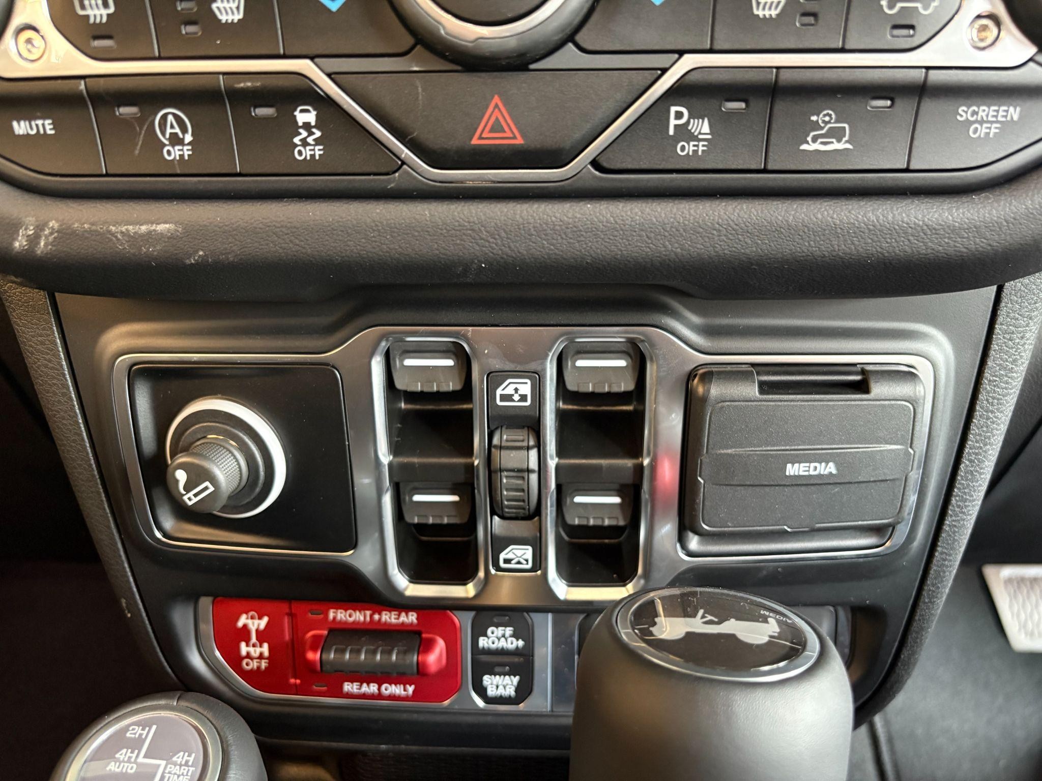 Jeep Wrangler Image 36