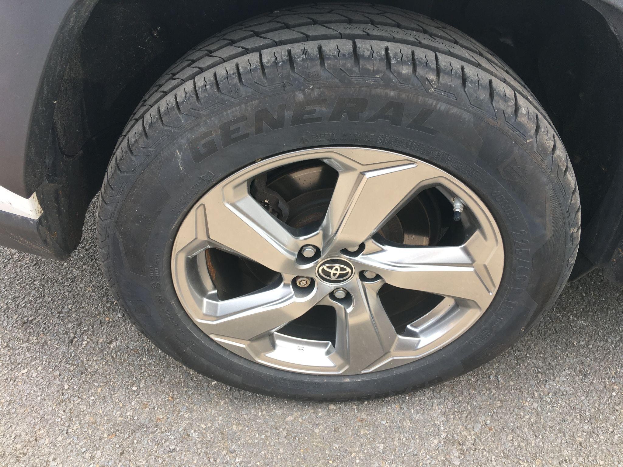 Toyota RAV4 Image 11