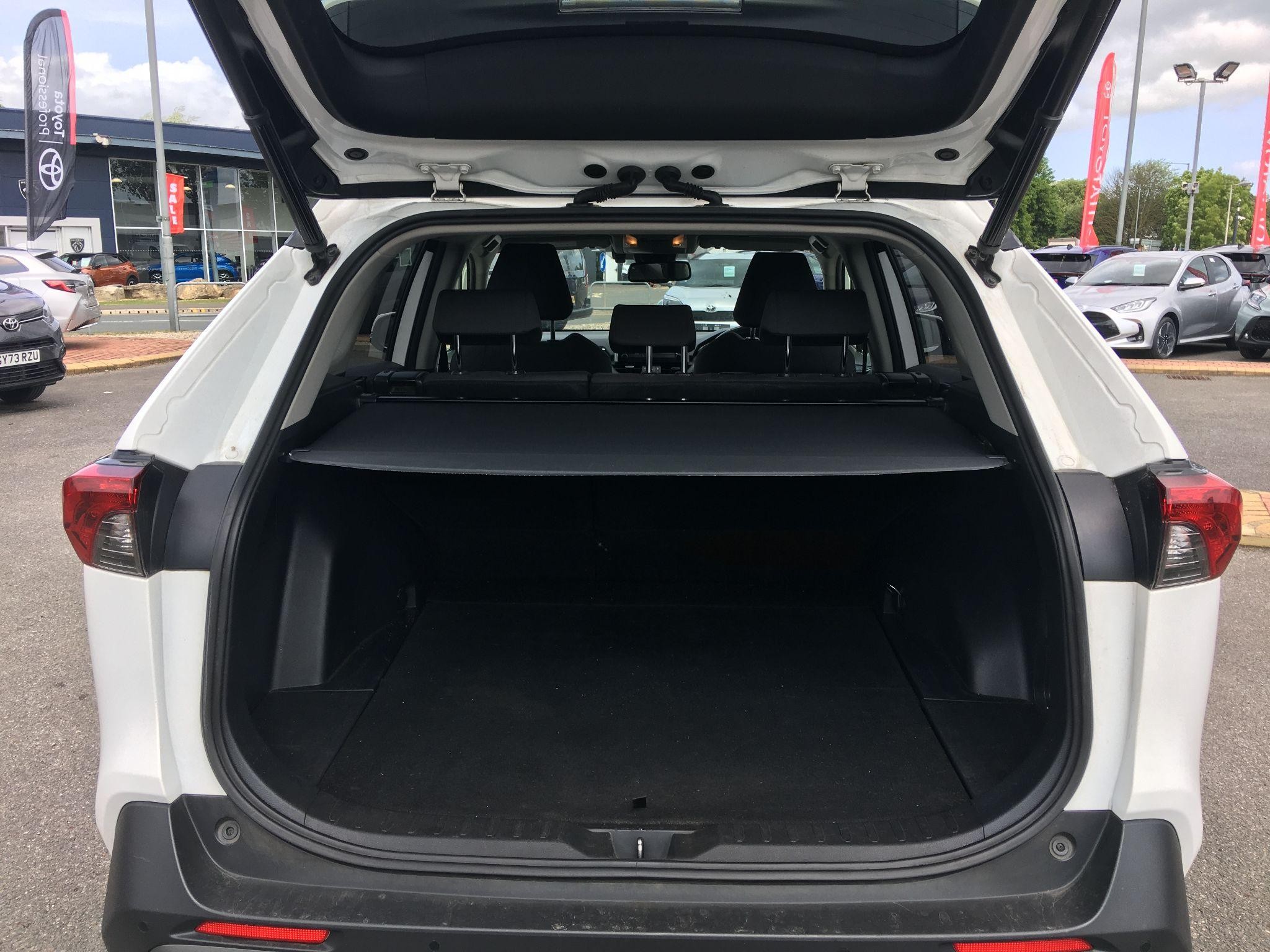 Toyota RAV4 Image 12