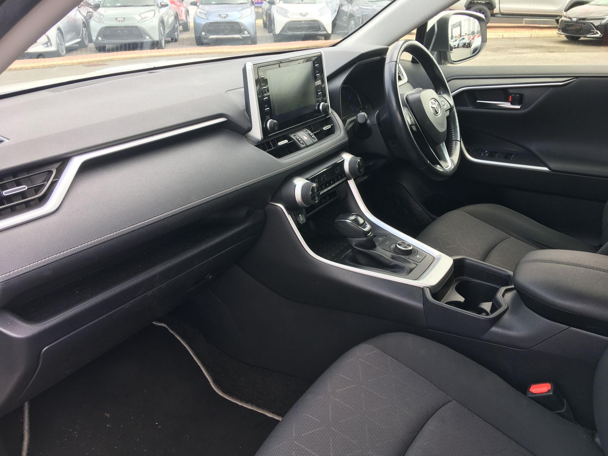 Toyota RAV4 Image 15