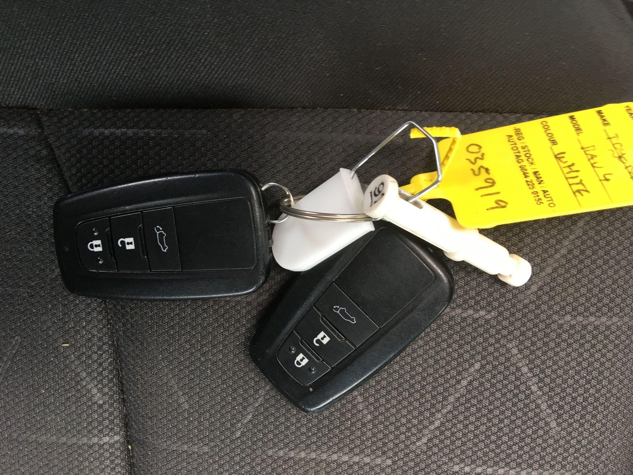 Toyota RAV4 Image 21